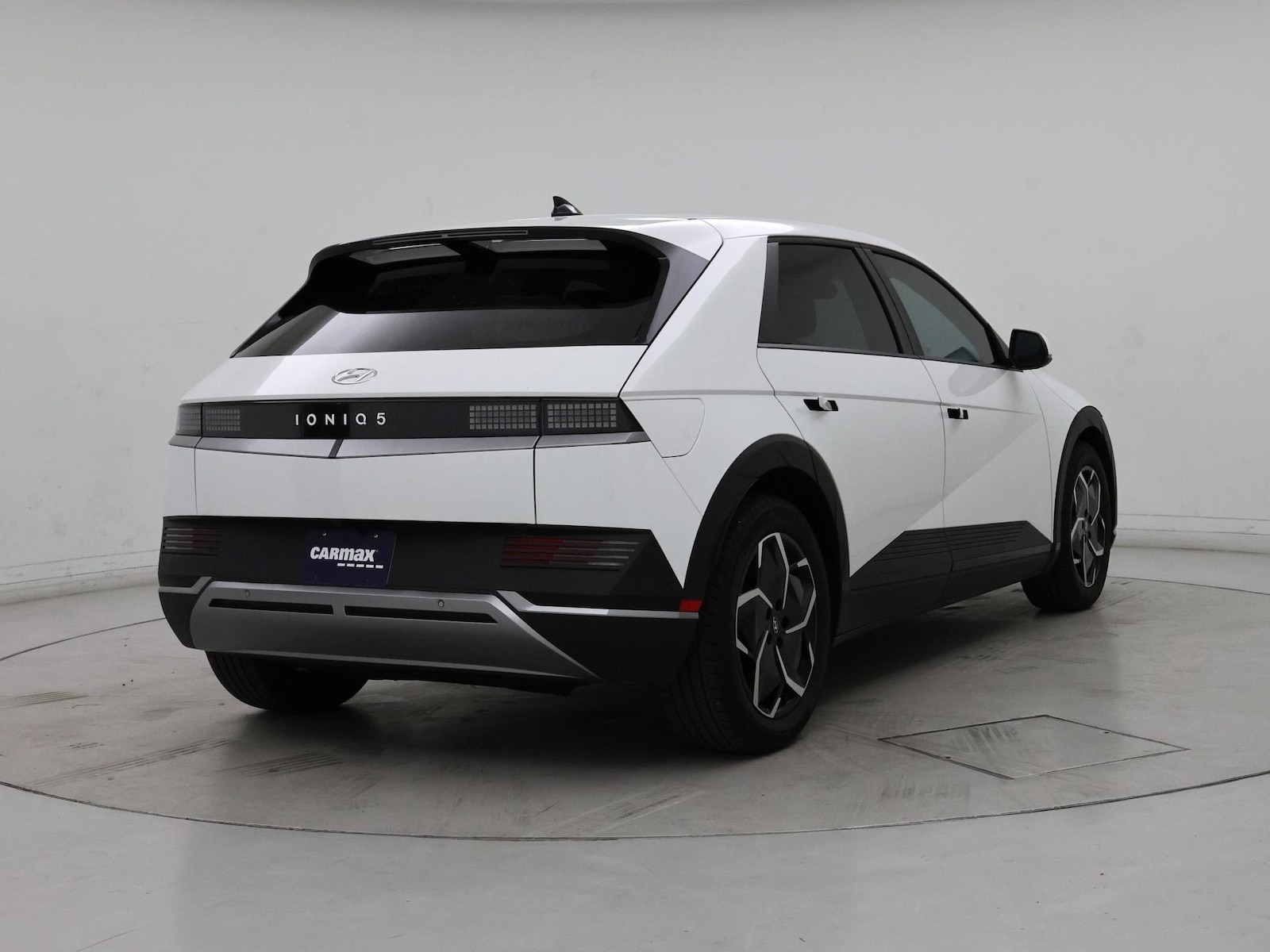 2024 Hyundai IONIQ 5 SE - Photo 9