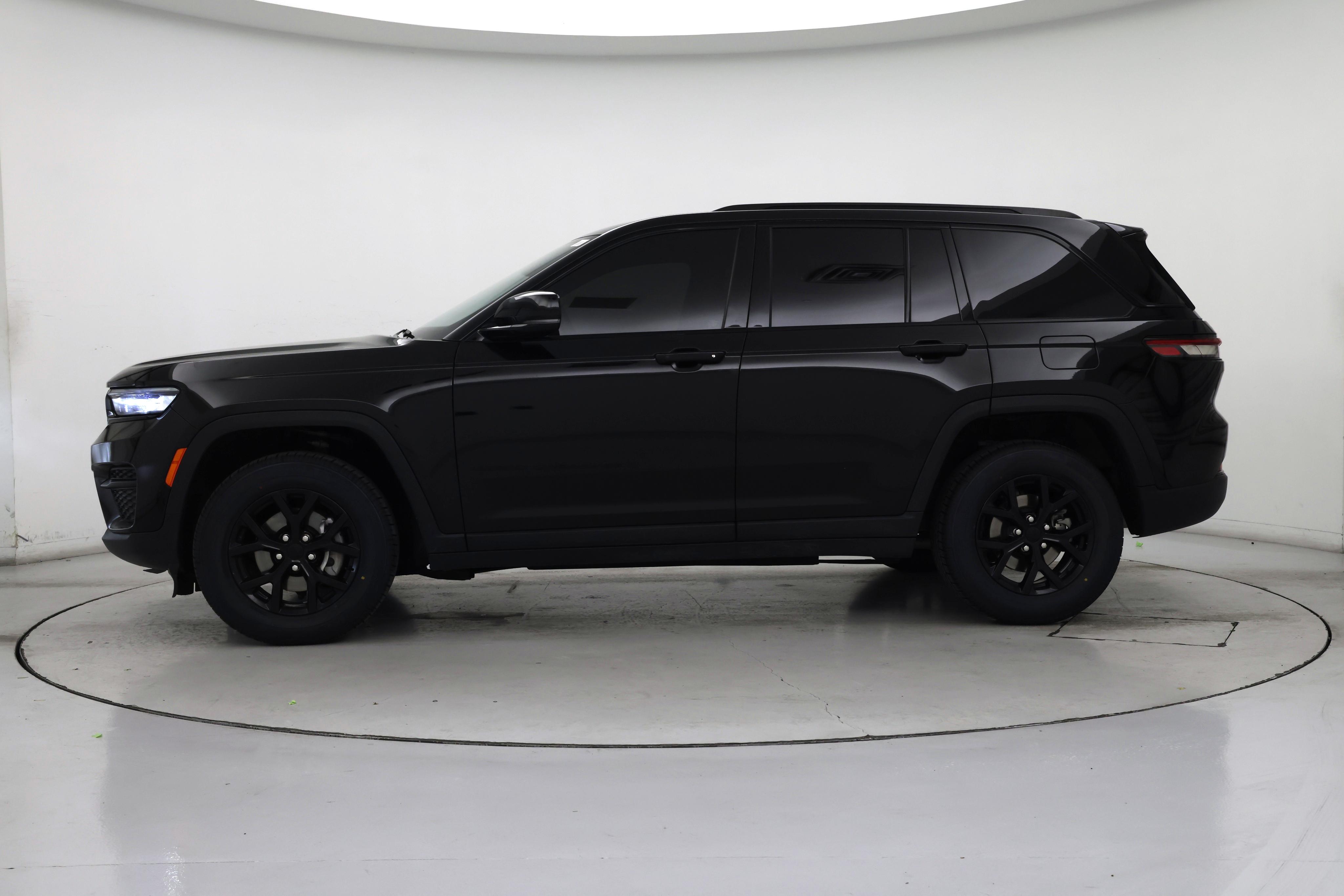 Thumbnail: 2024 Jeep Grand Cherokee - 3