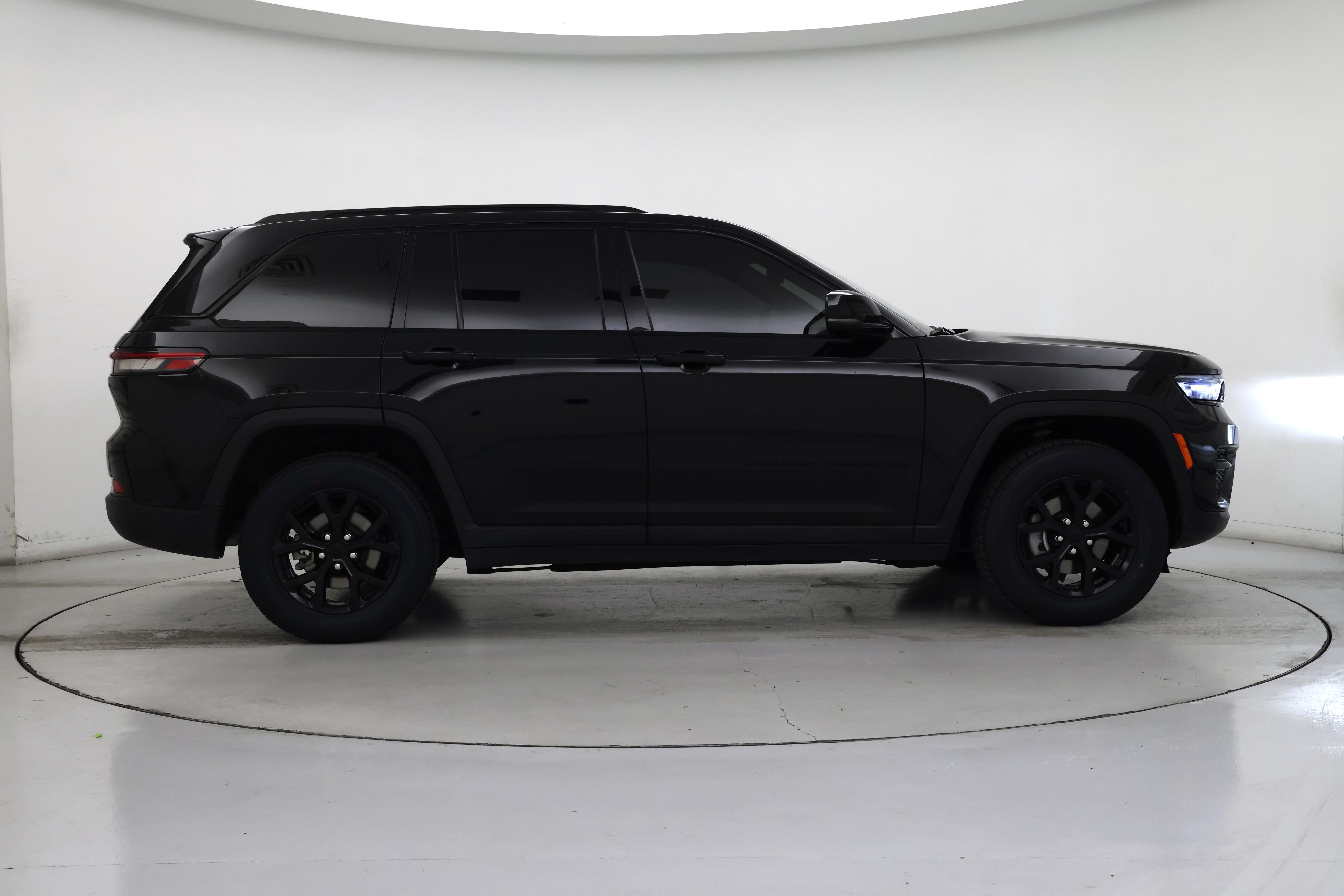 Thumbnail: 2024 Jeep Grand Cherokee - 7