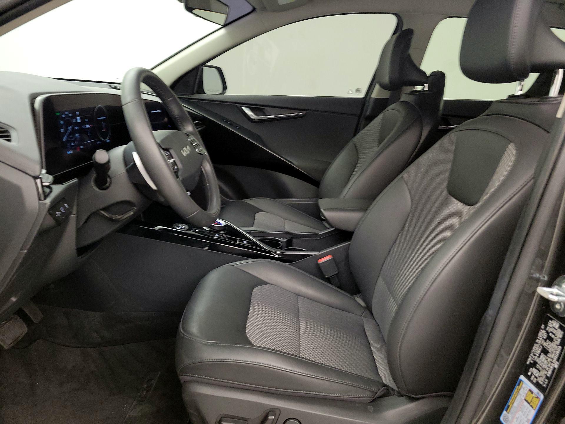 Thumbnail: 2024 Kia Niro - 11