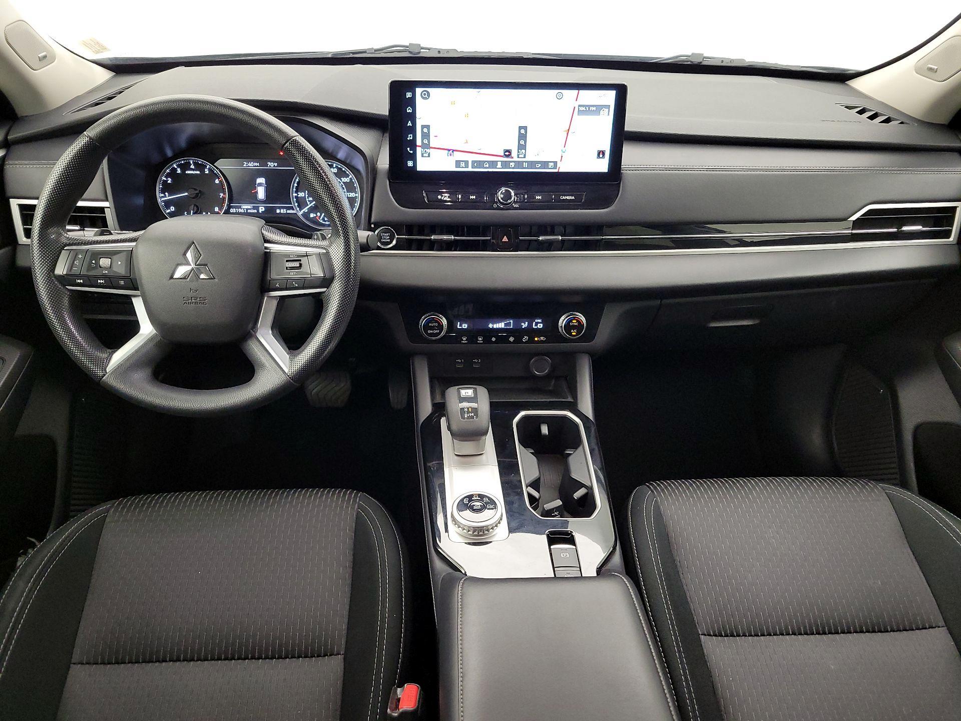 Thumbnail: 2025 Mitsubishi Outlander - 9