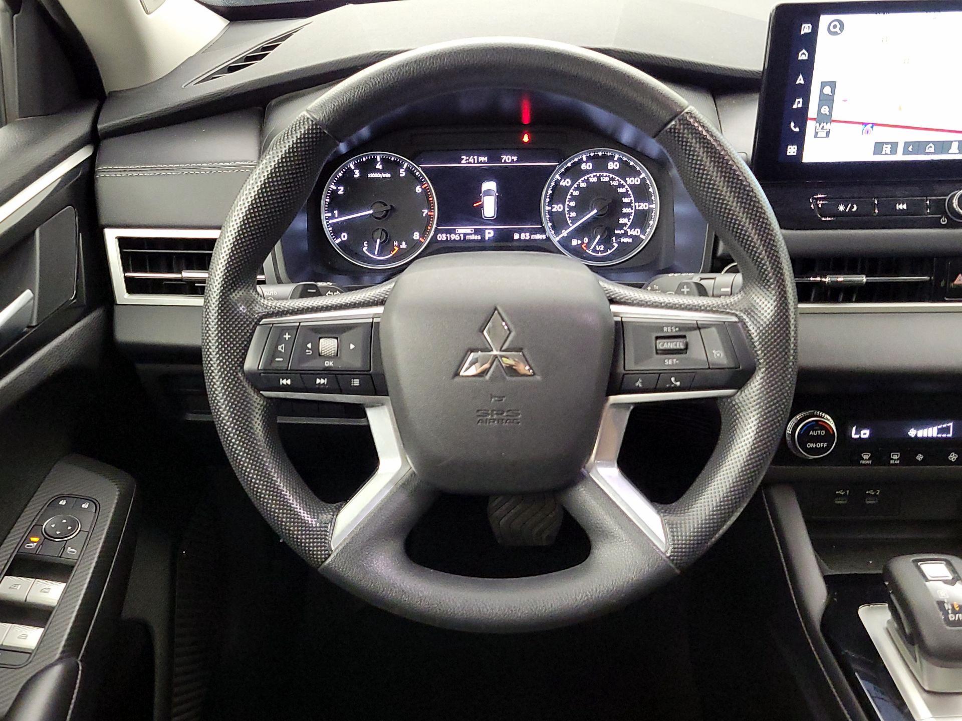 Thumbnail: 2025 Mitsubishi Outlander - 10