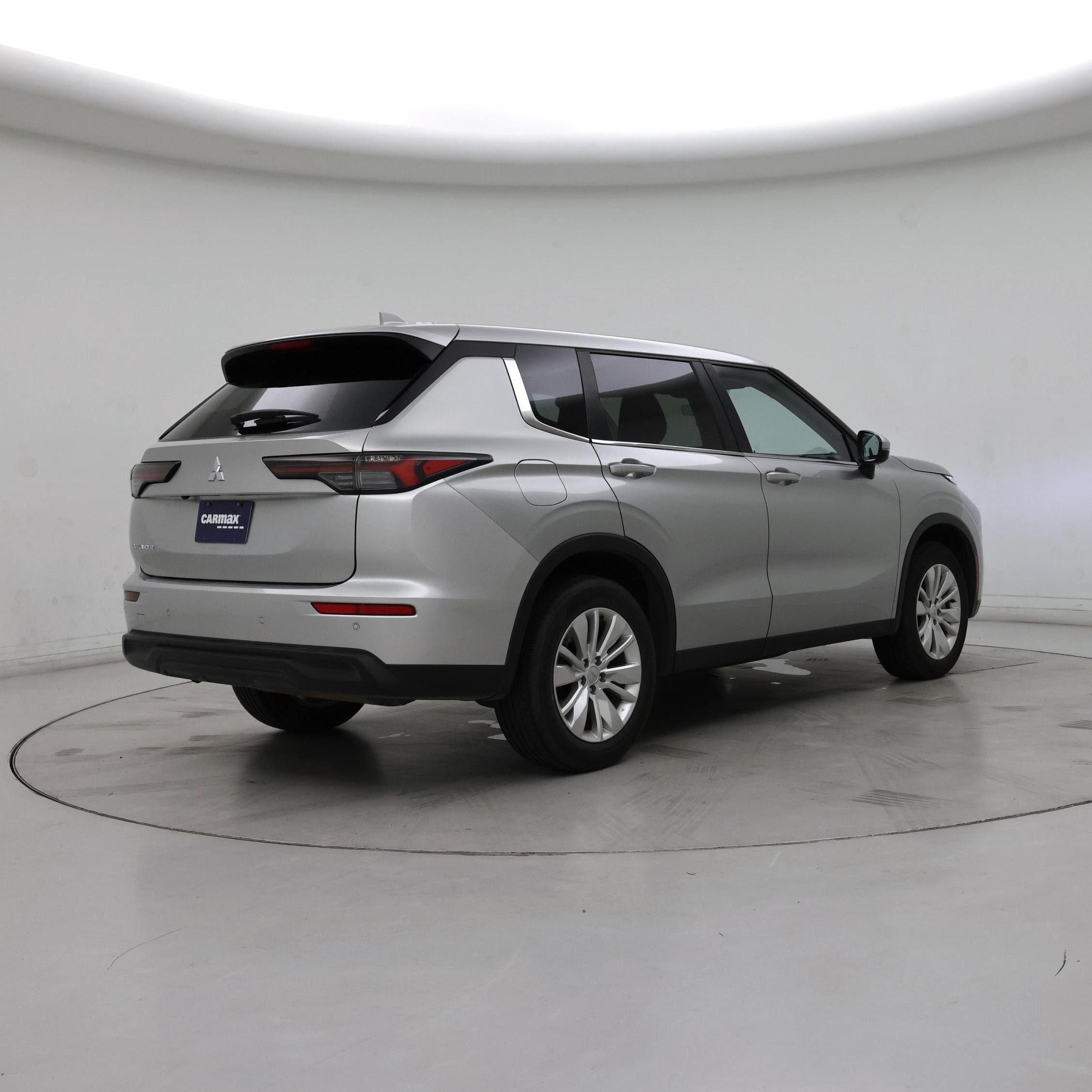 Thumbnail: 2025 Mitsubishi Outlander - 8