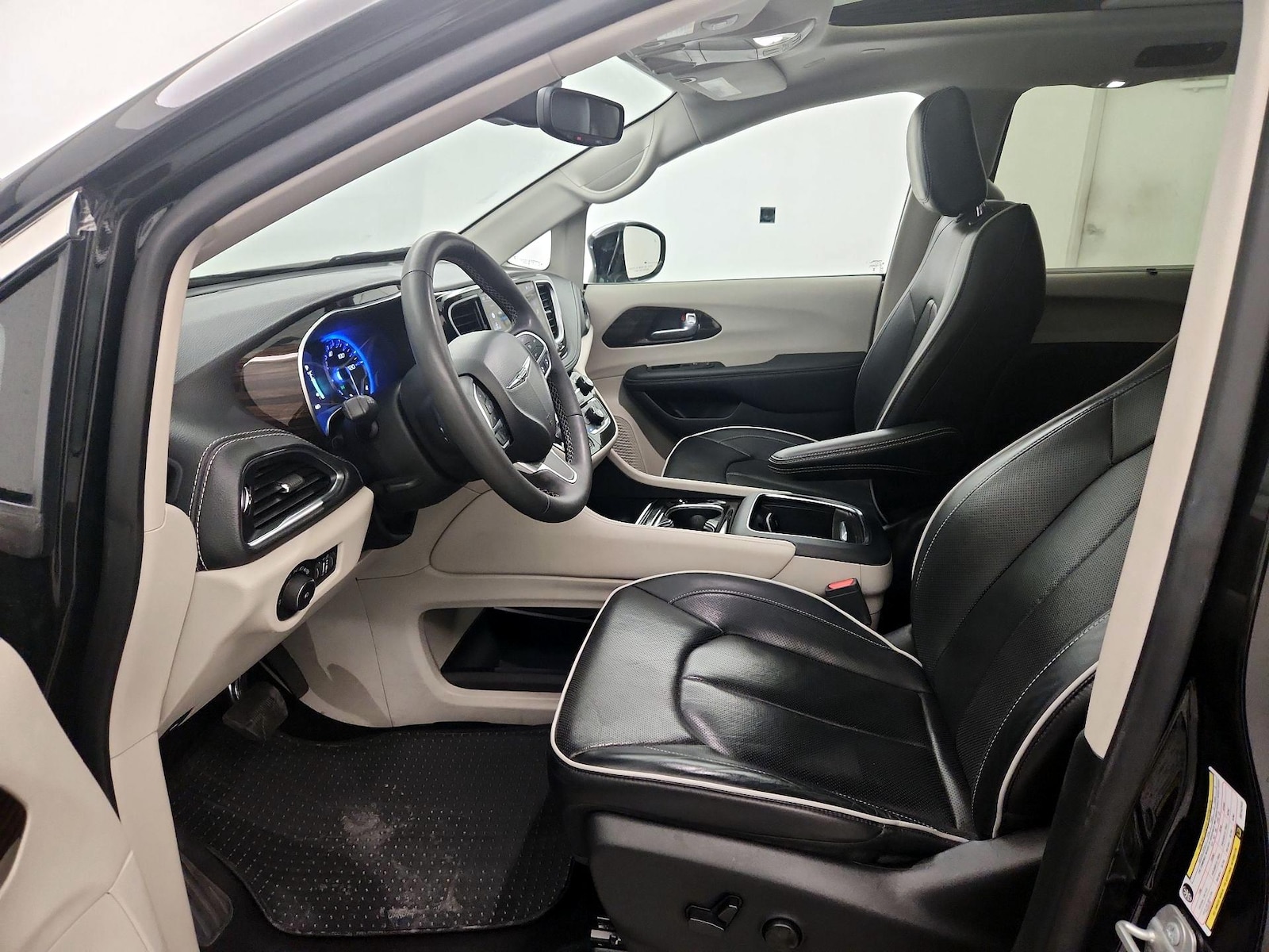 2024 Chrysler Pacifica Limited - Photo 12