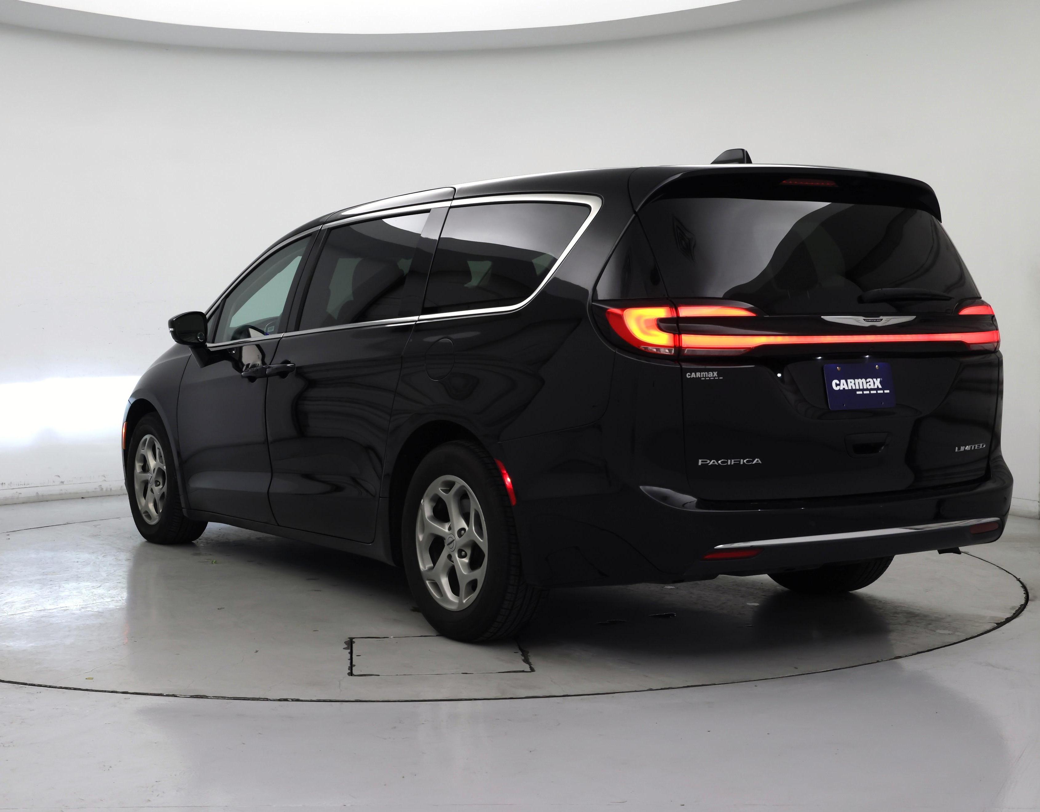 Thumbnail: 2024 Chrysler Pacifica - 2
