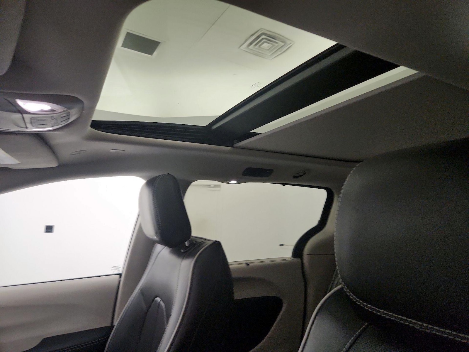 2024 Chrysler Pacifica Limited - Photo 20