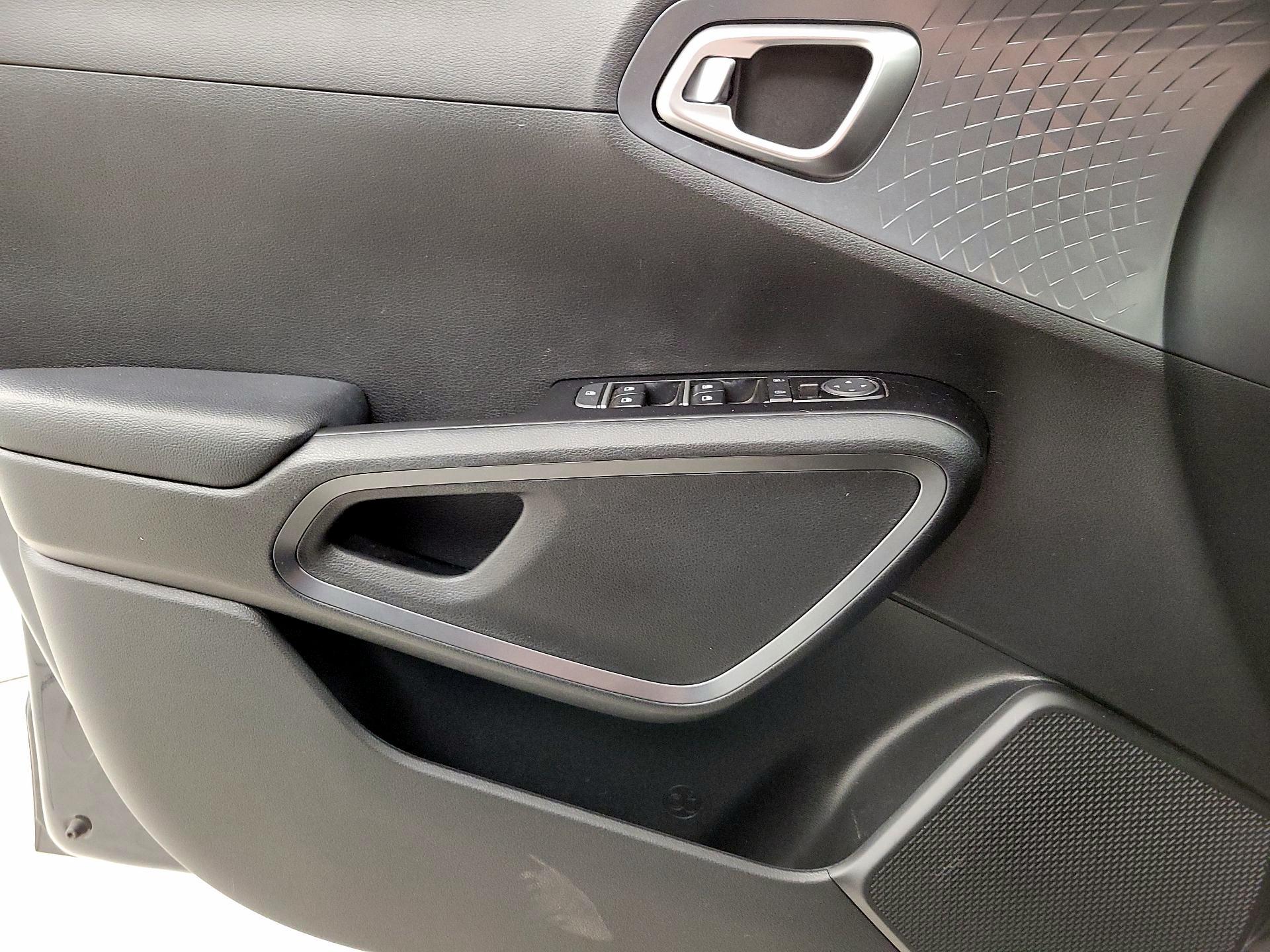Thumbnail: 2021 Kia Soul - 12