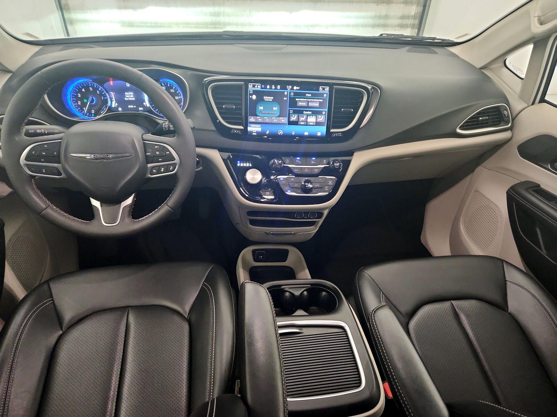 Thumbnail: 2024 Chrysler Pacifica - 9