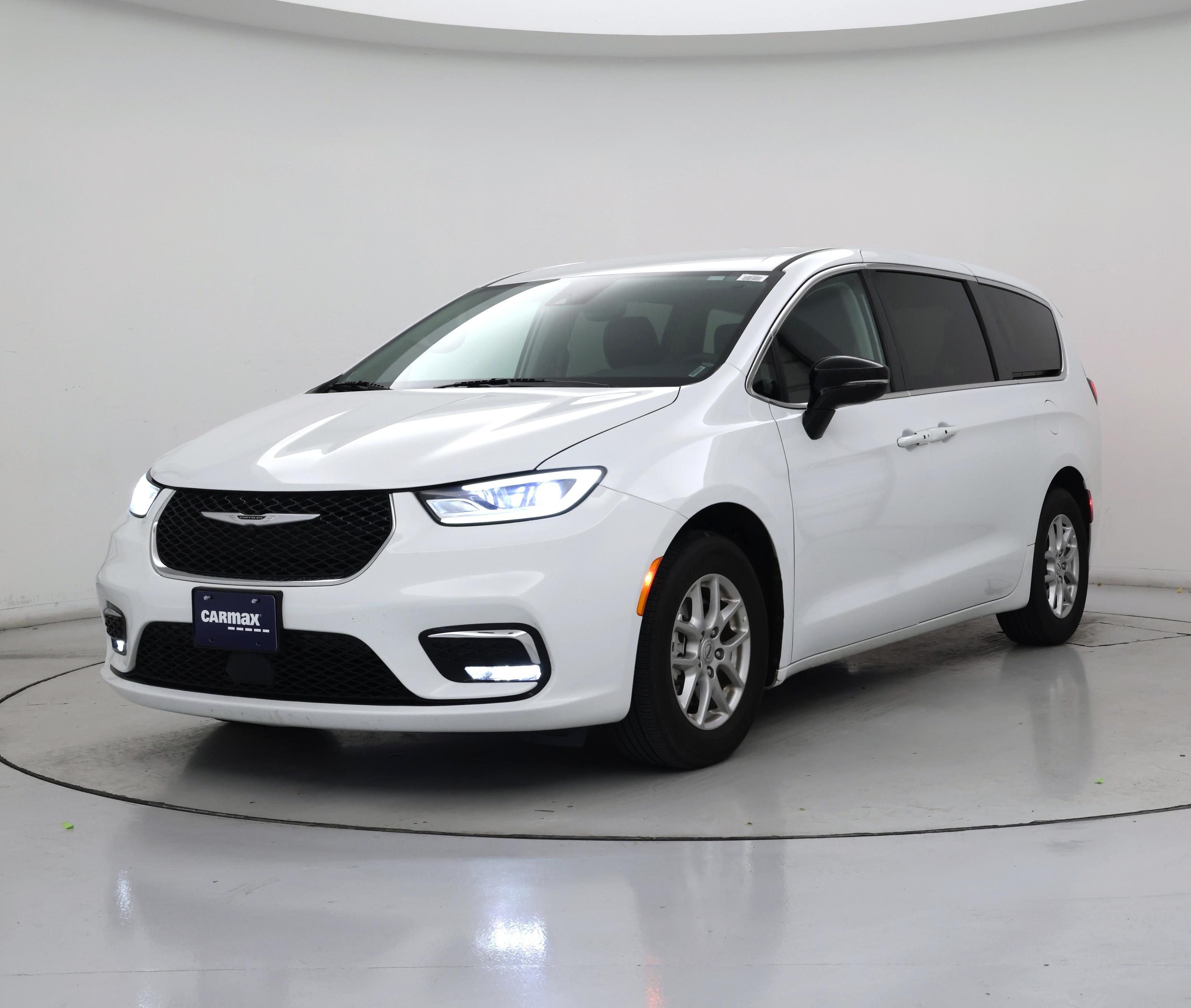 Thumbnail: 2024 Chrysler Pacifica - 4