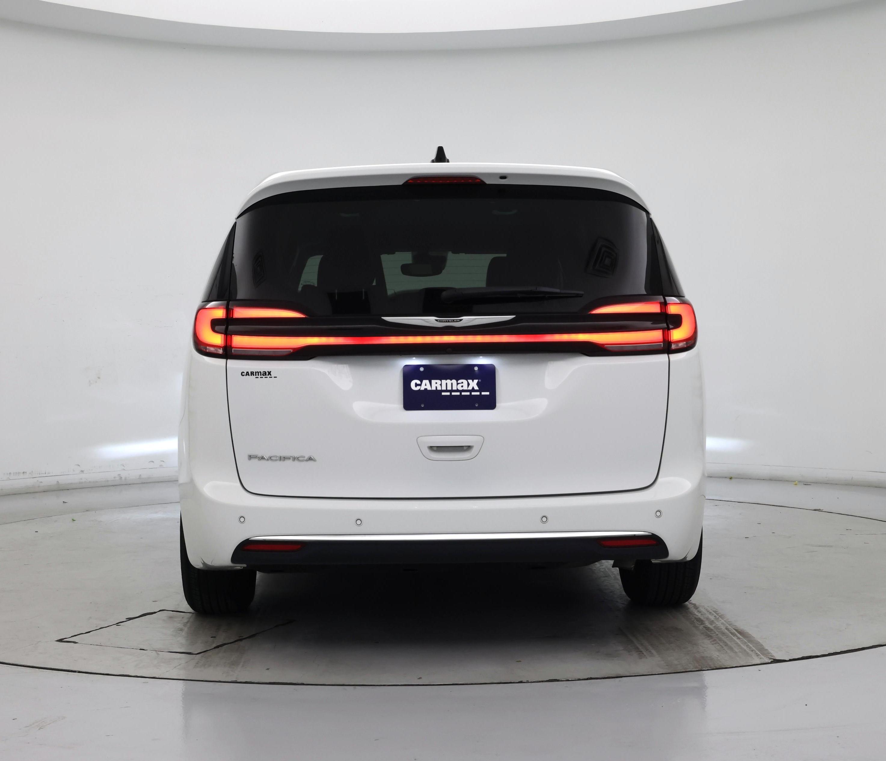 Thumbnail: 2024 Chrysler Pacifica - 6