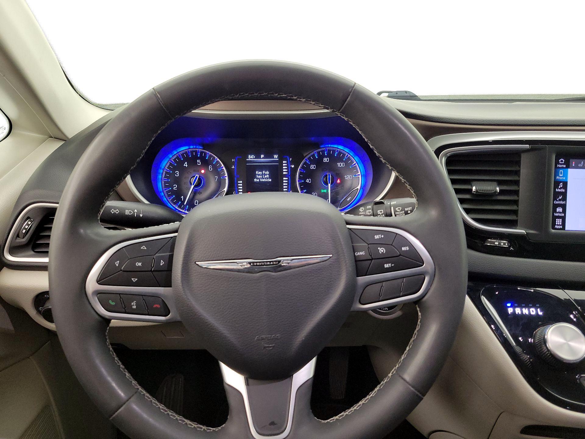 Thumbnail: 2023 Chrysler Voyager - 10