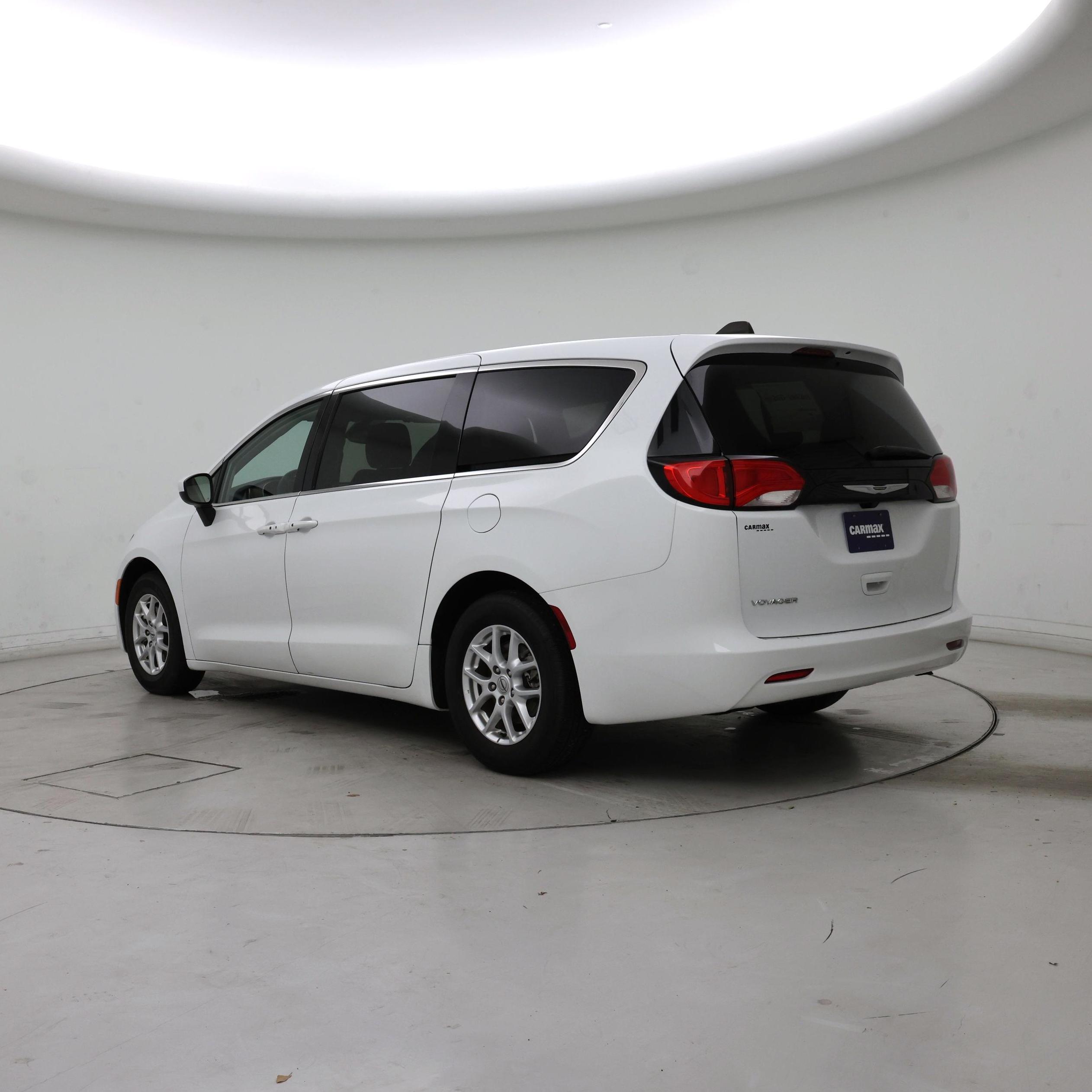 Thumbnail: 2023 Chrysler Voyager - 2