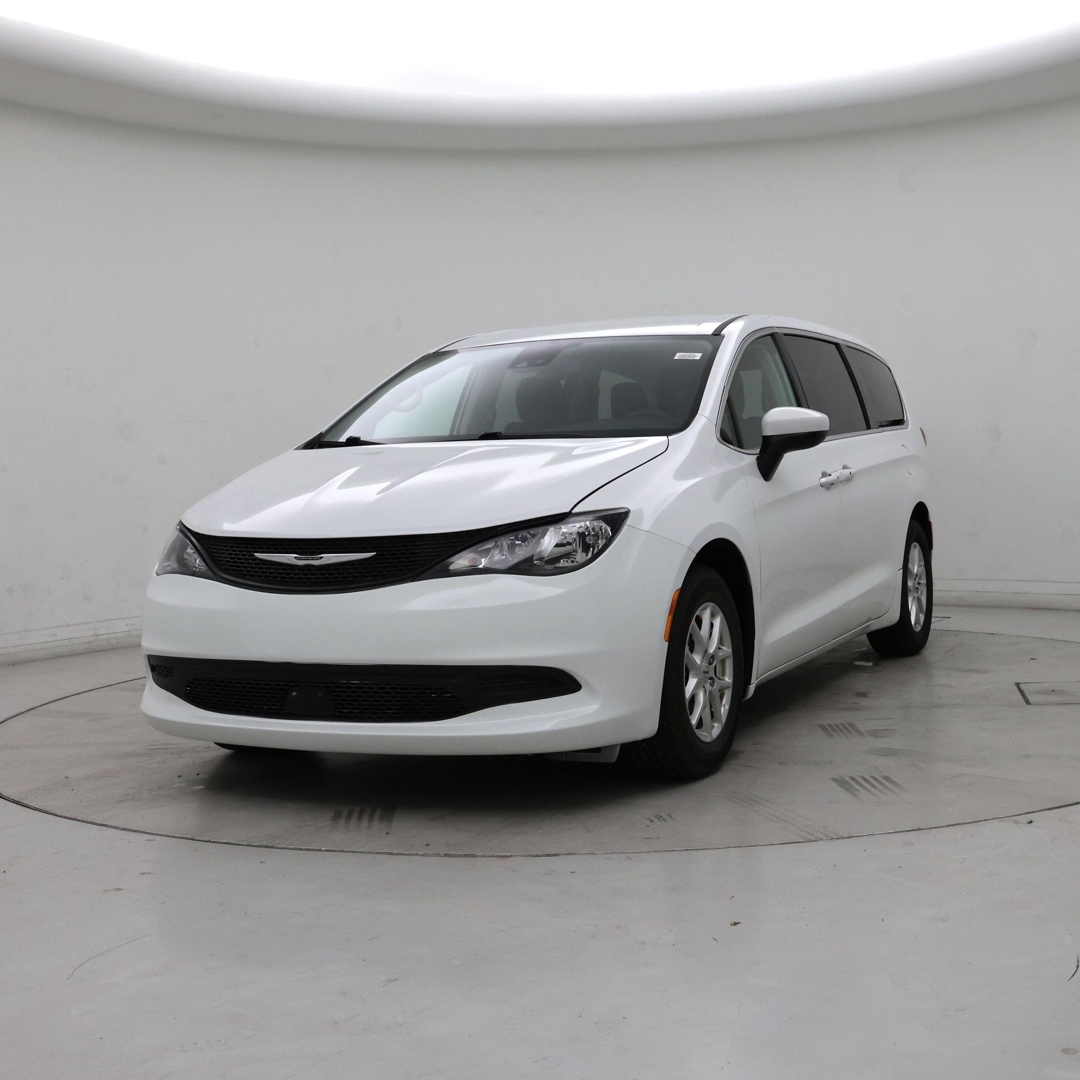 Thumbnail: 2023 Chrysler Voyager - 4