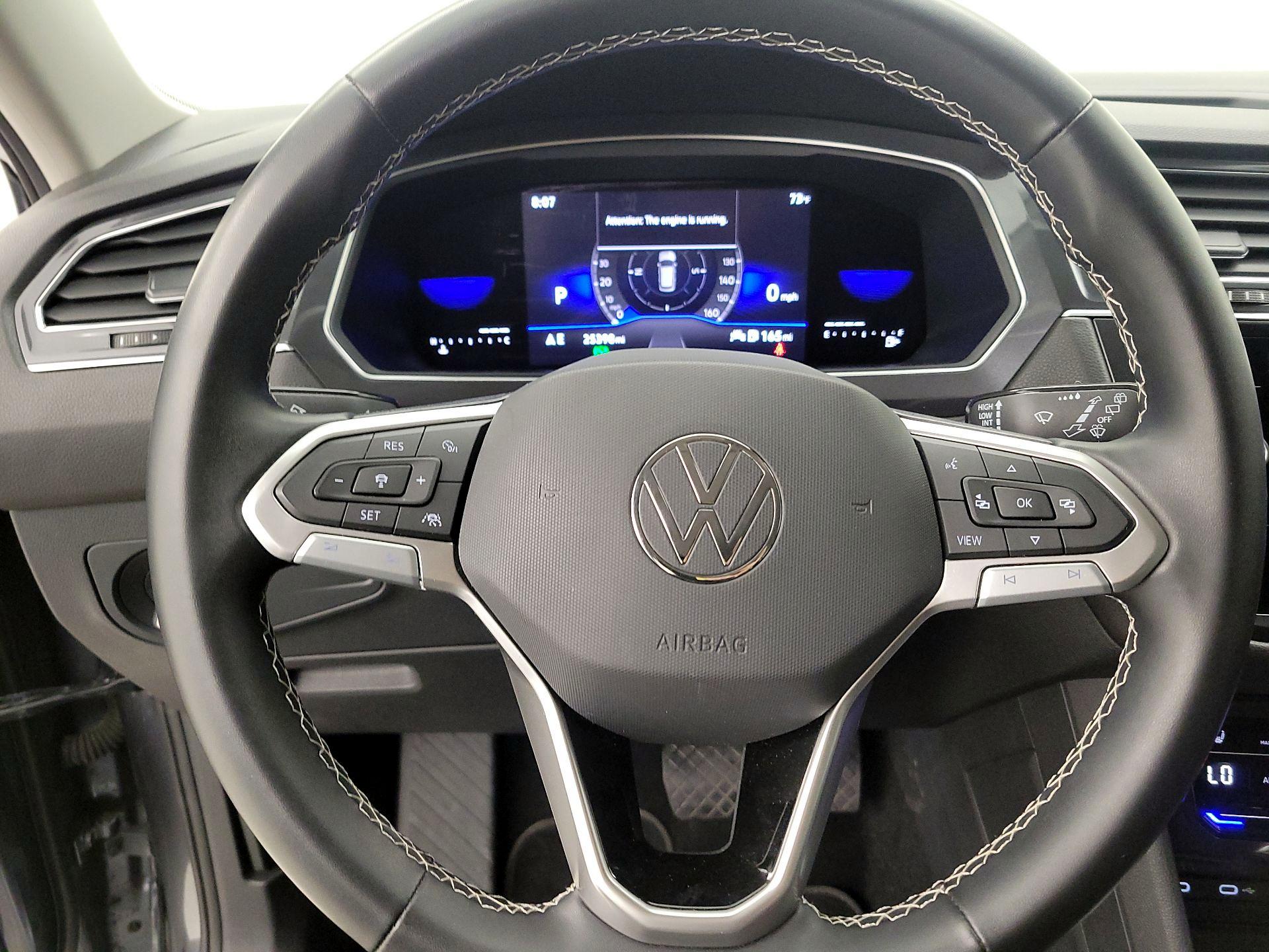 Thumbnail: 2023 Volkswagen Tiguan - 10