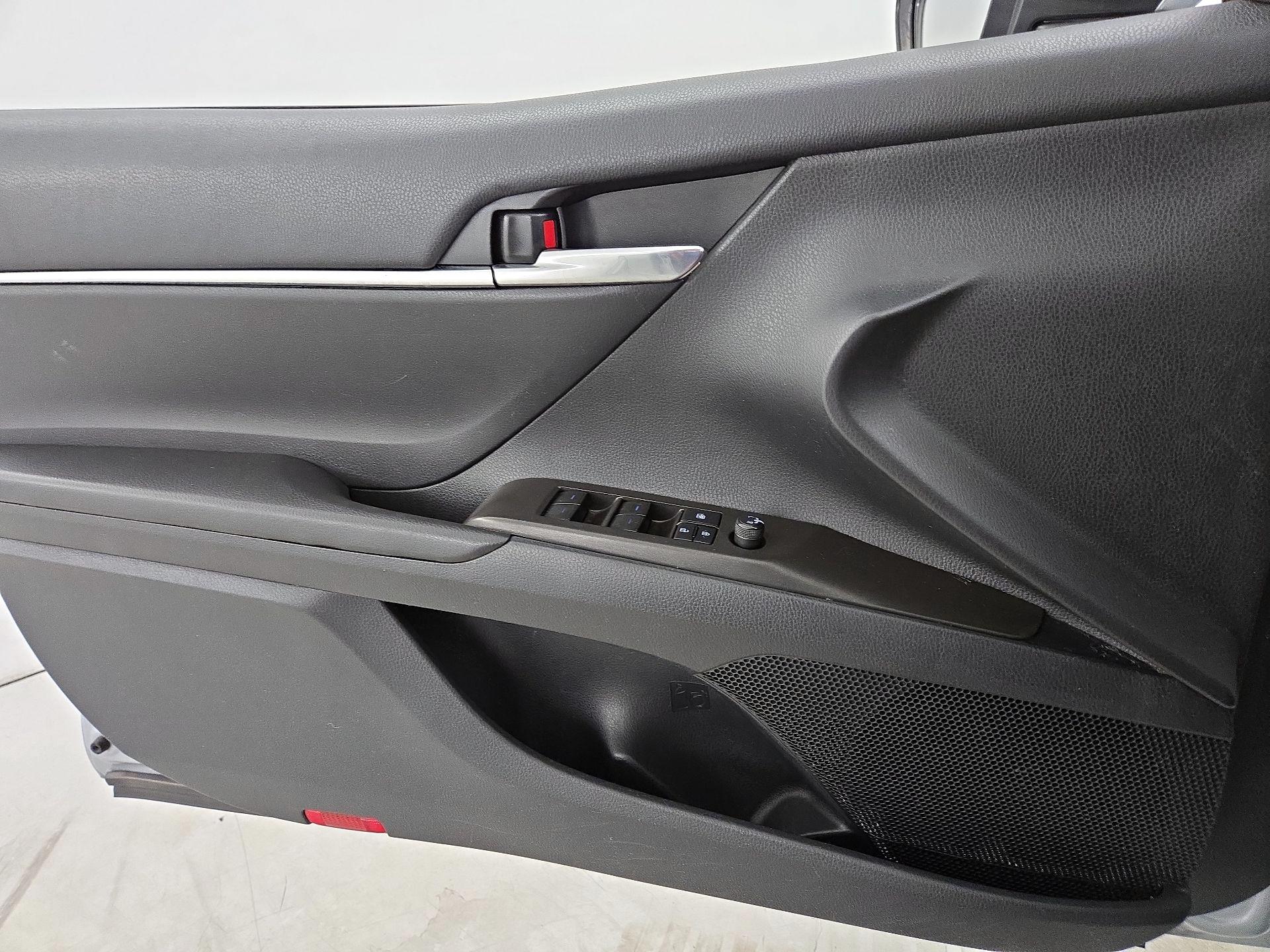Thumbnail: 2022 Toyota Camry - 12