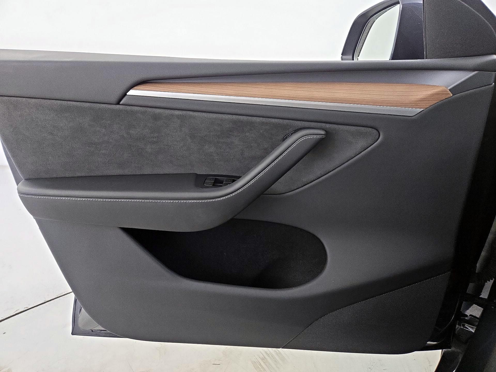 Thumbnail: 2024 Tesla Model Y - 12