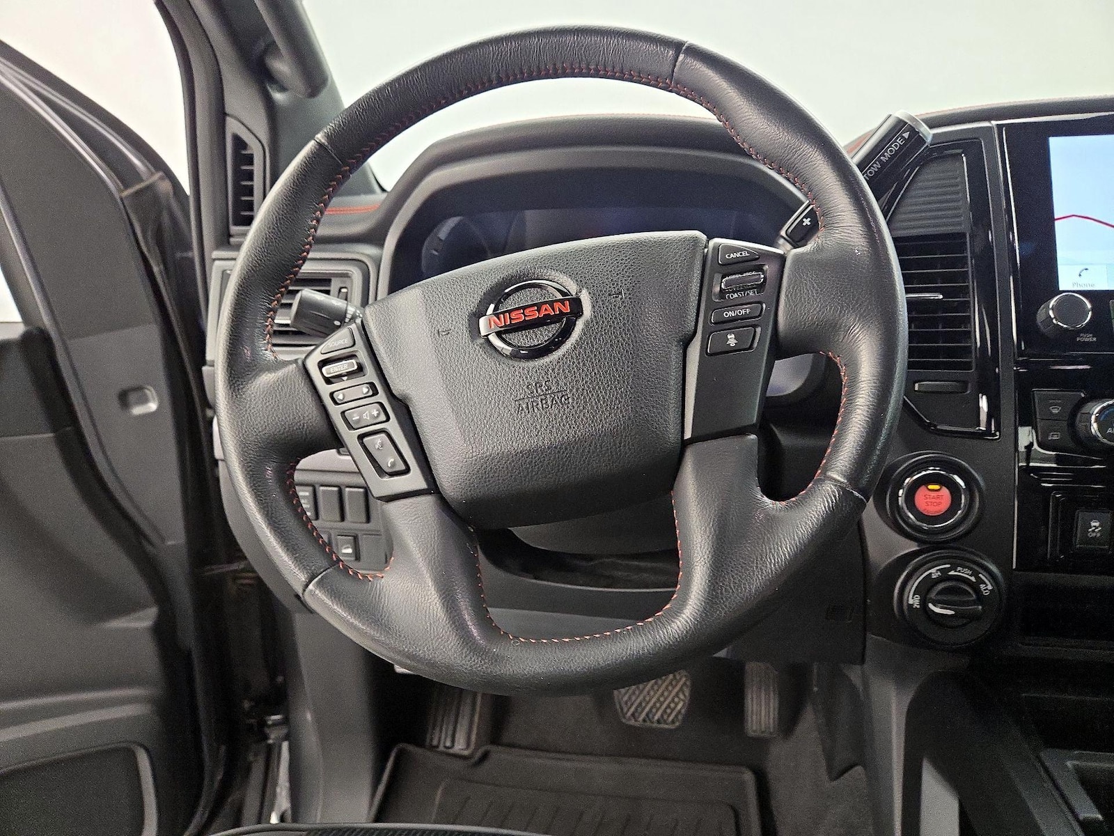 2021 Nissan Titan PRO-4X - Photo 11