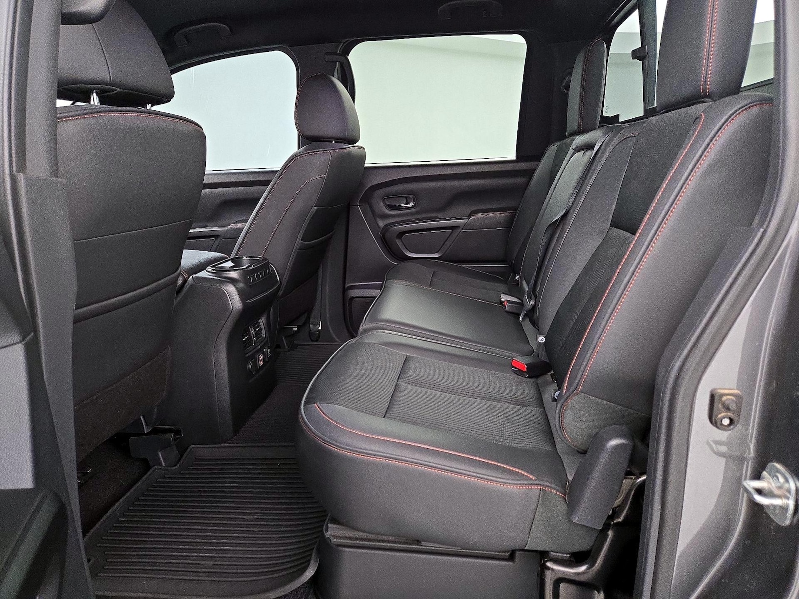 2021 Nissan Titan PRO-4X - Photo 21