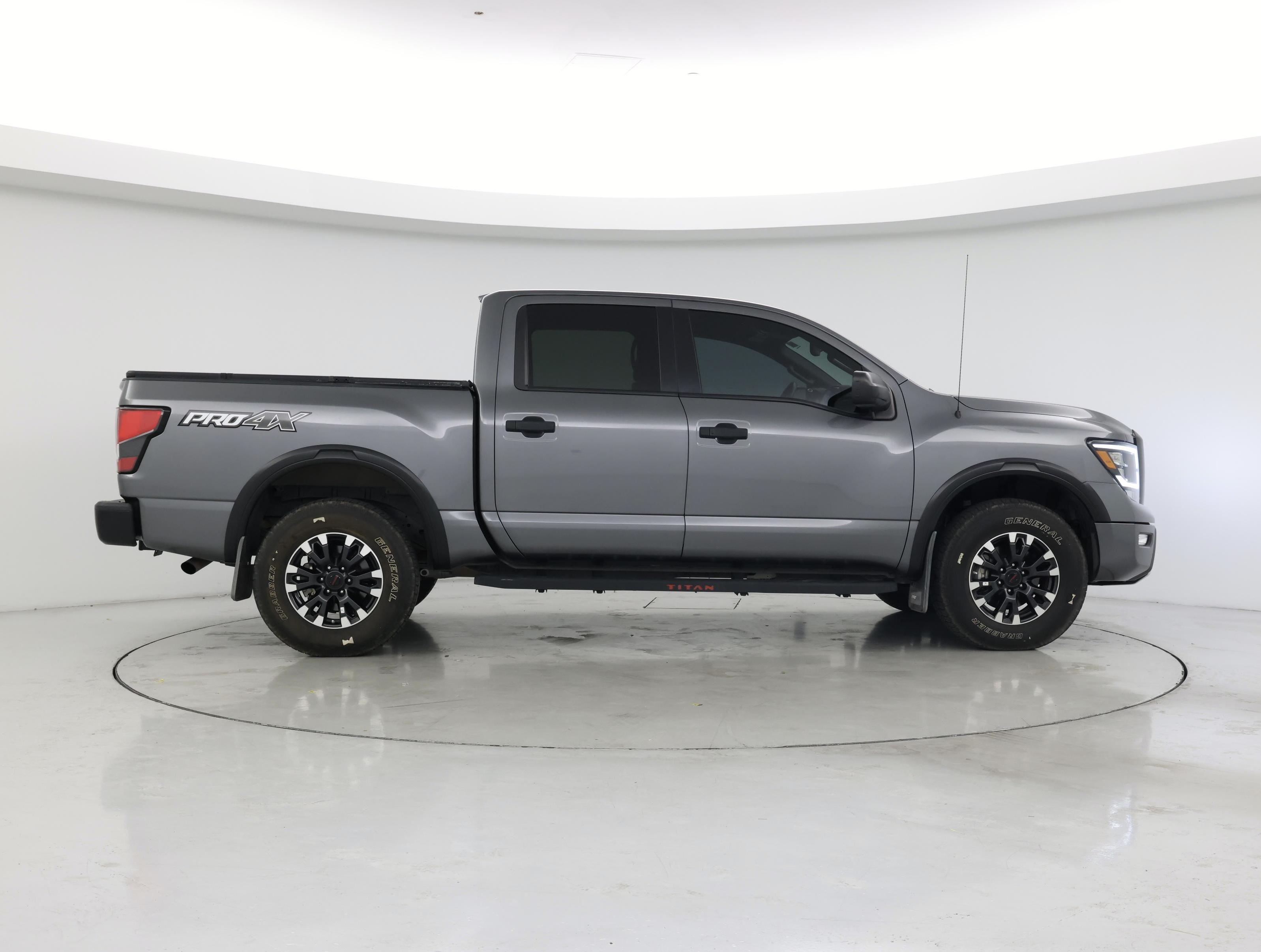 Thumbnail: 2021 Nissan Titan - 7