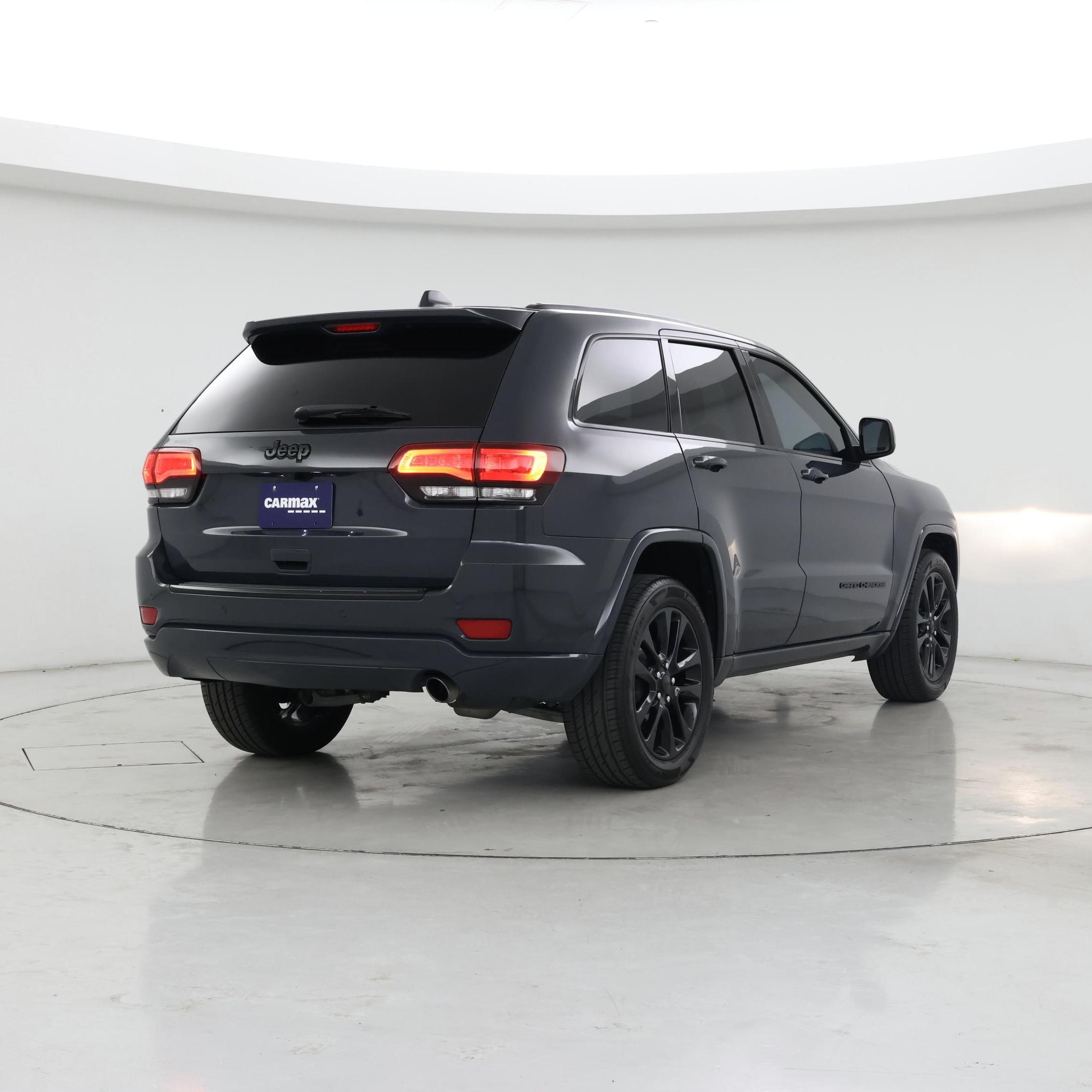 Thumbnail: 2018 Jeep Grand Cherokee - 8