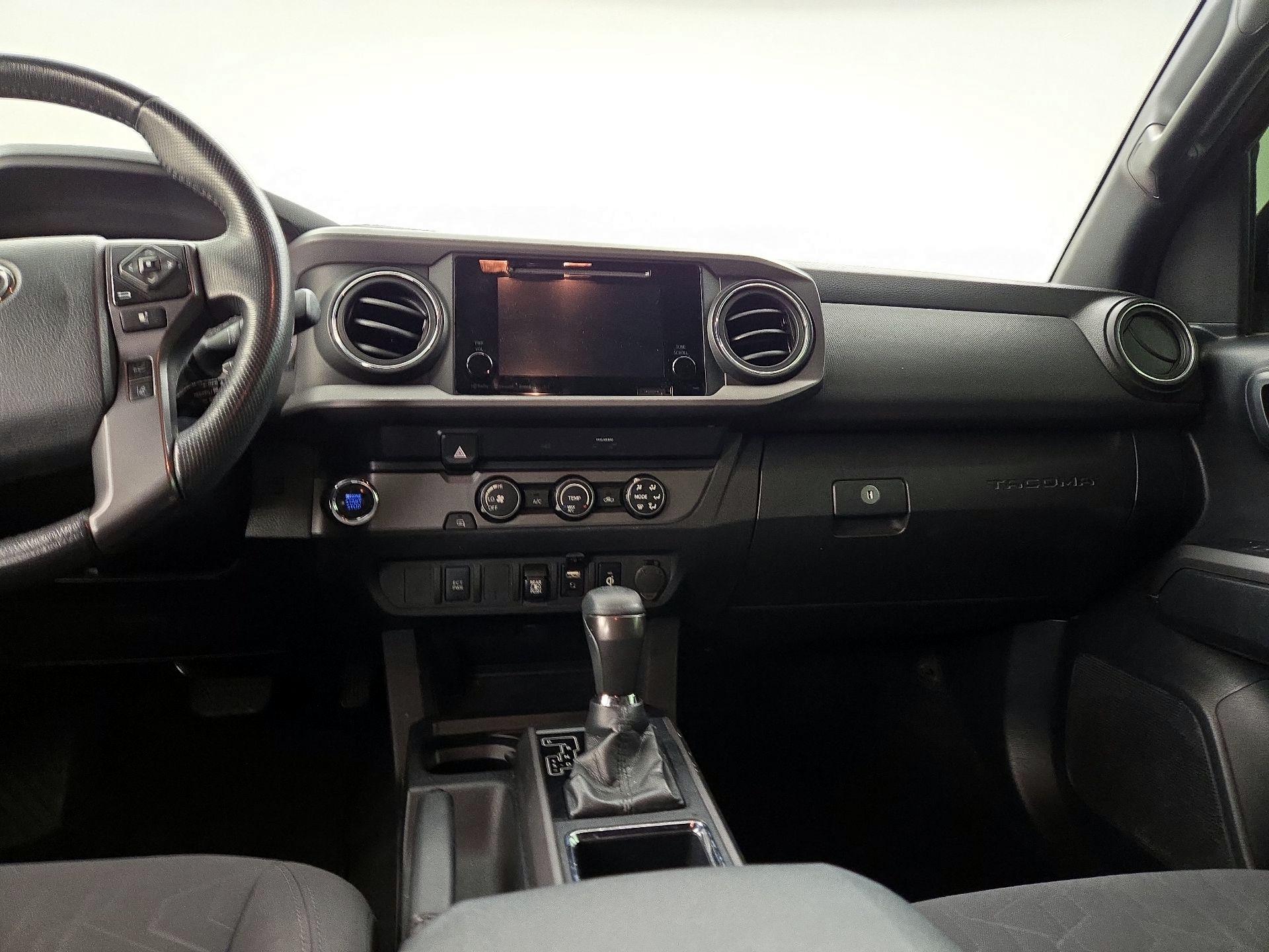 Thumbnail: 2019 Toyota Tacoma - 9