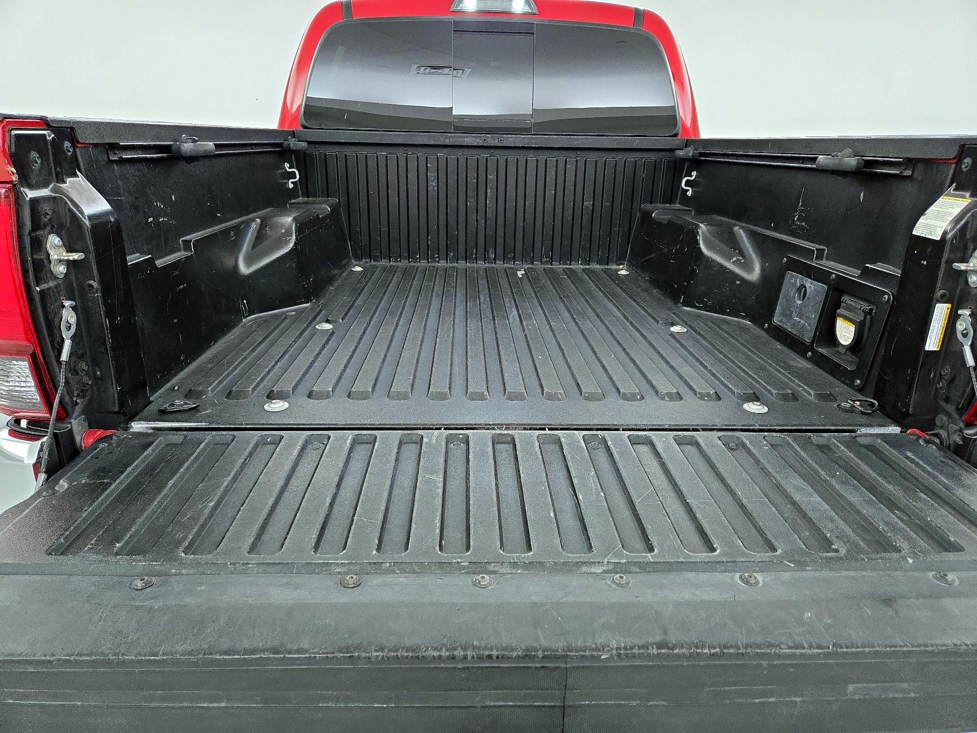 Thumbnail: 2019 Toyota Tacoma - 20