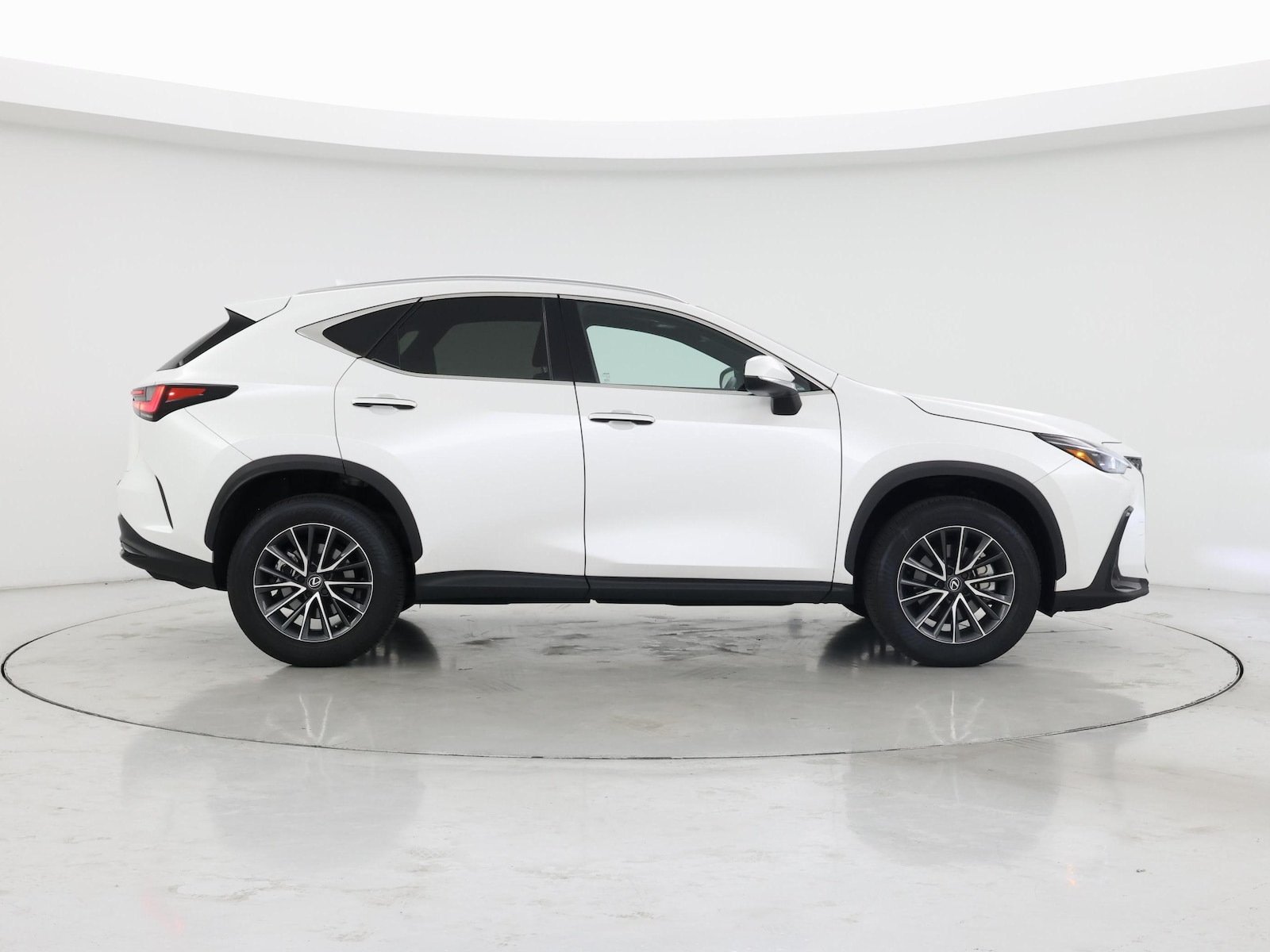 2025 Lexus NX 350 - Photo 8