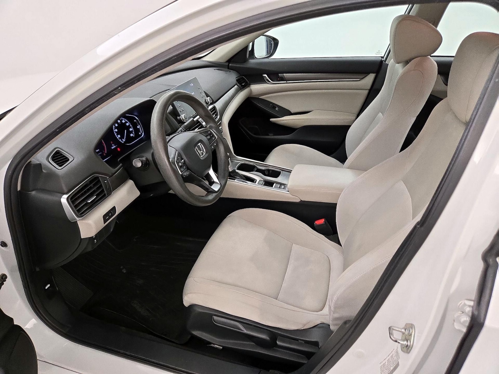 2018 Honda Accord LX - Photo 12