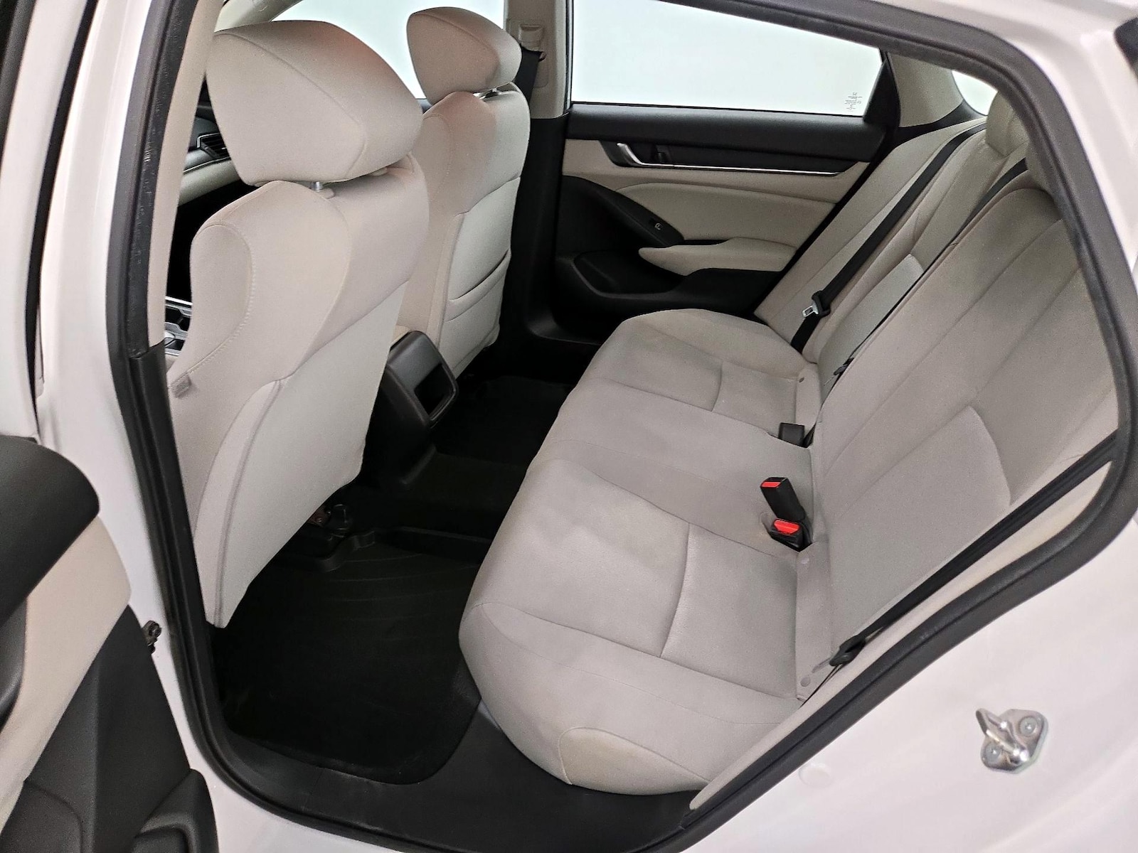 2018 Honda Accord LX - Photo 20