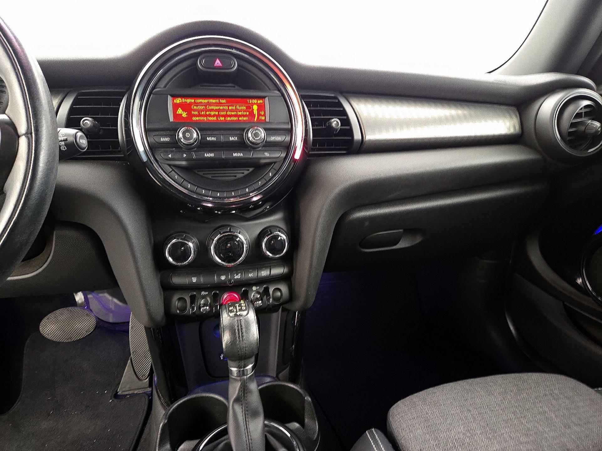 Thumbnail: 2016 MINI Cooper Hardtop - 9