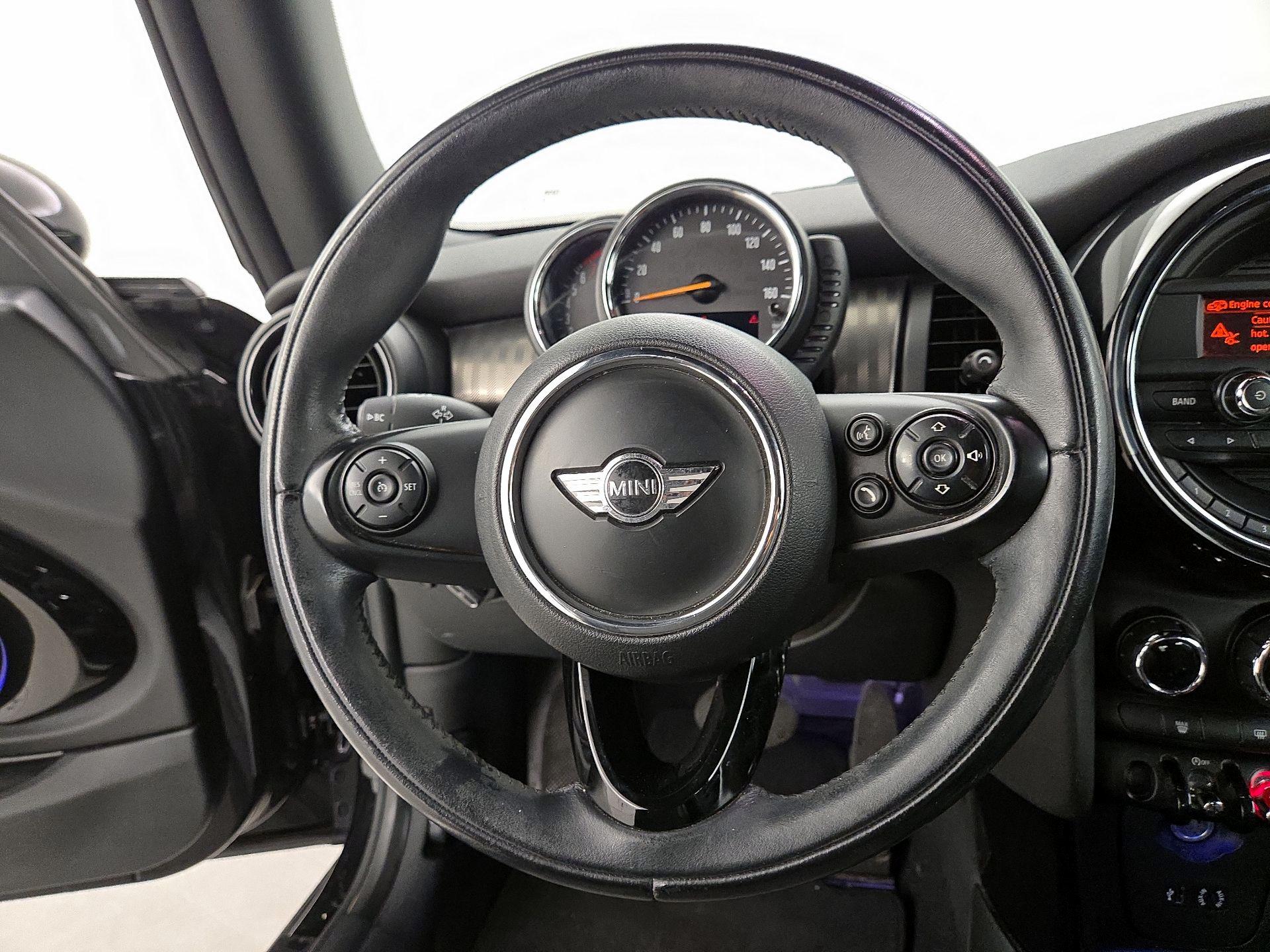 Thumbnail: 2016 MINI Cooper Hardtop - 10