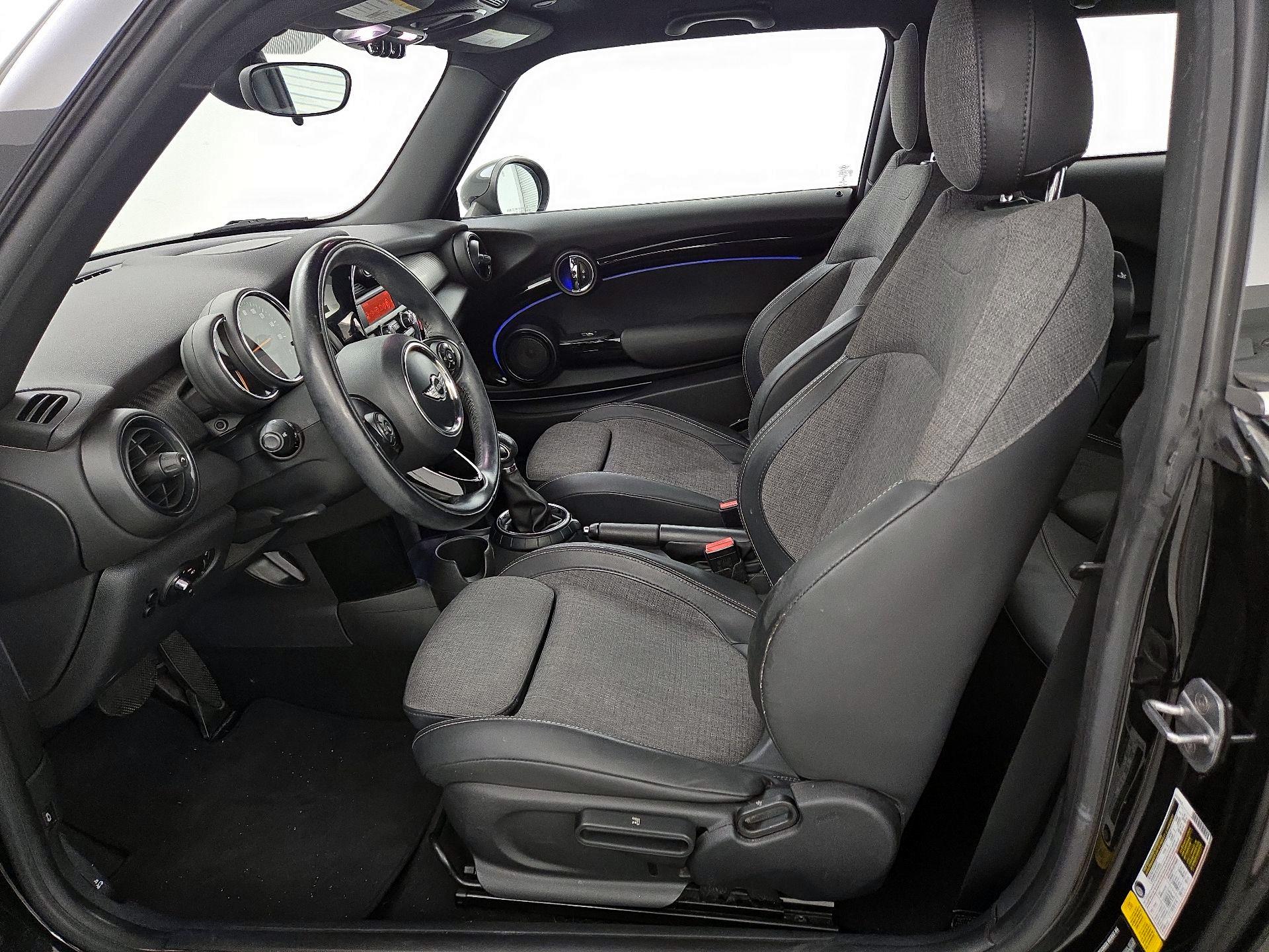 Thumbnail: 2016 MINI Cooper Hardtop - 11