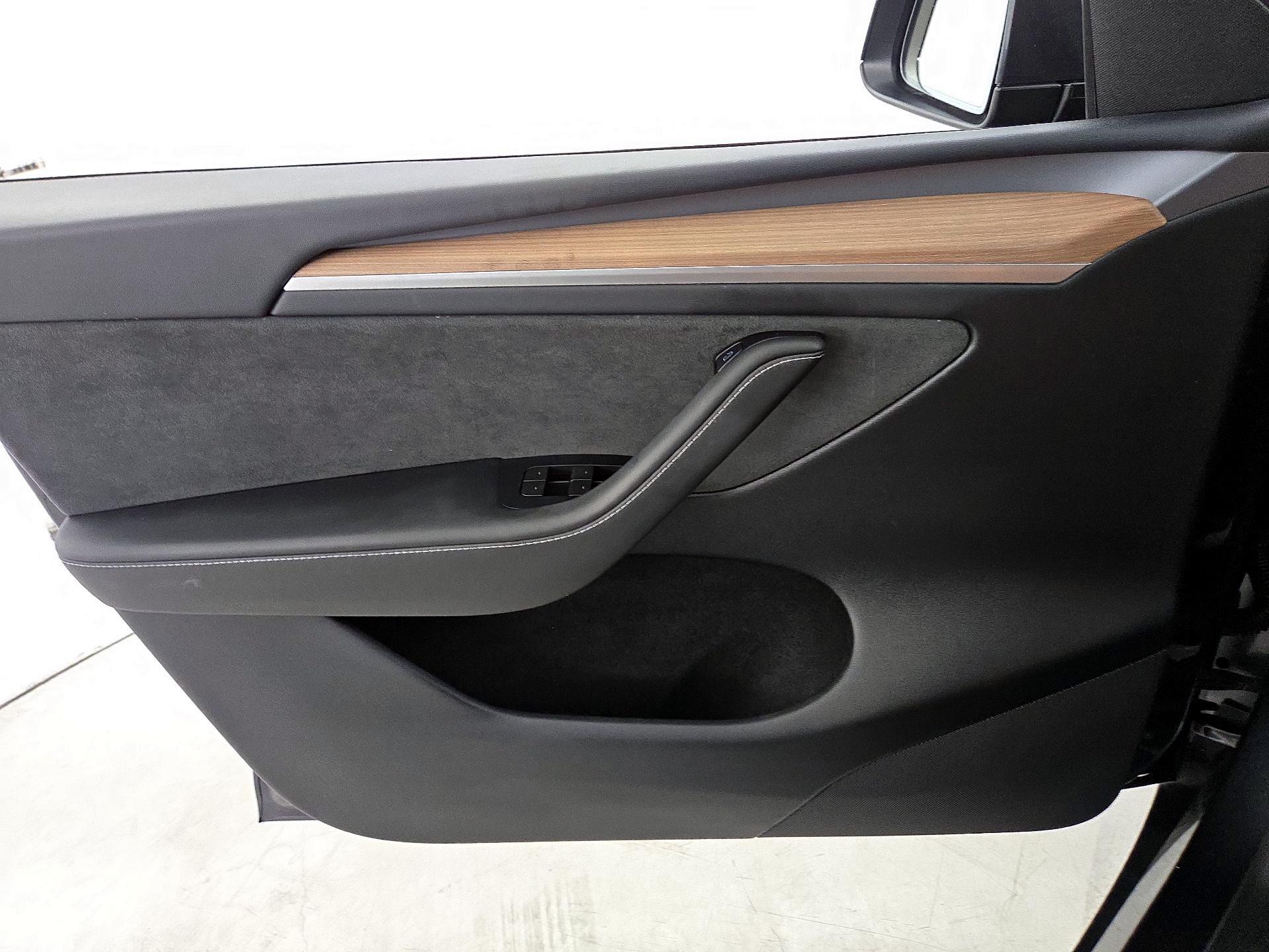 Thumbnail: 2024 Tesla Model Y - 12
