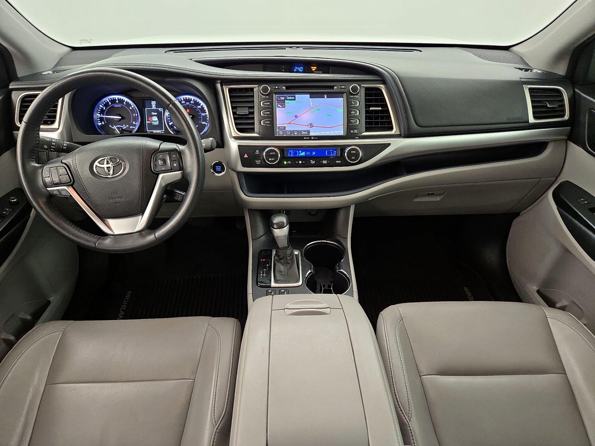 Thumbnail: 2015 Toyota Highlander - 9