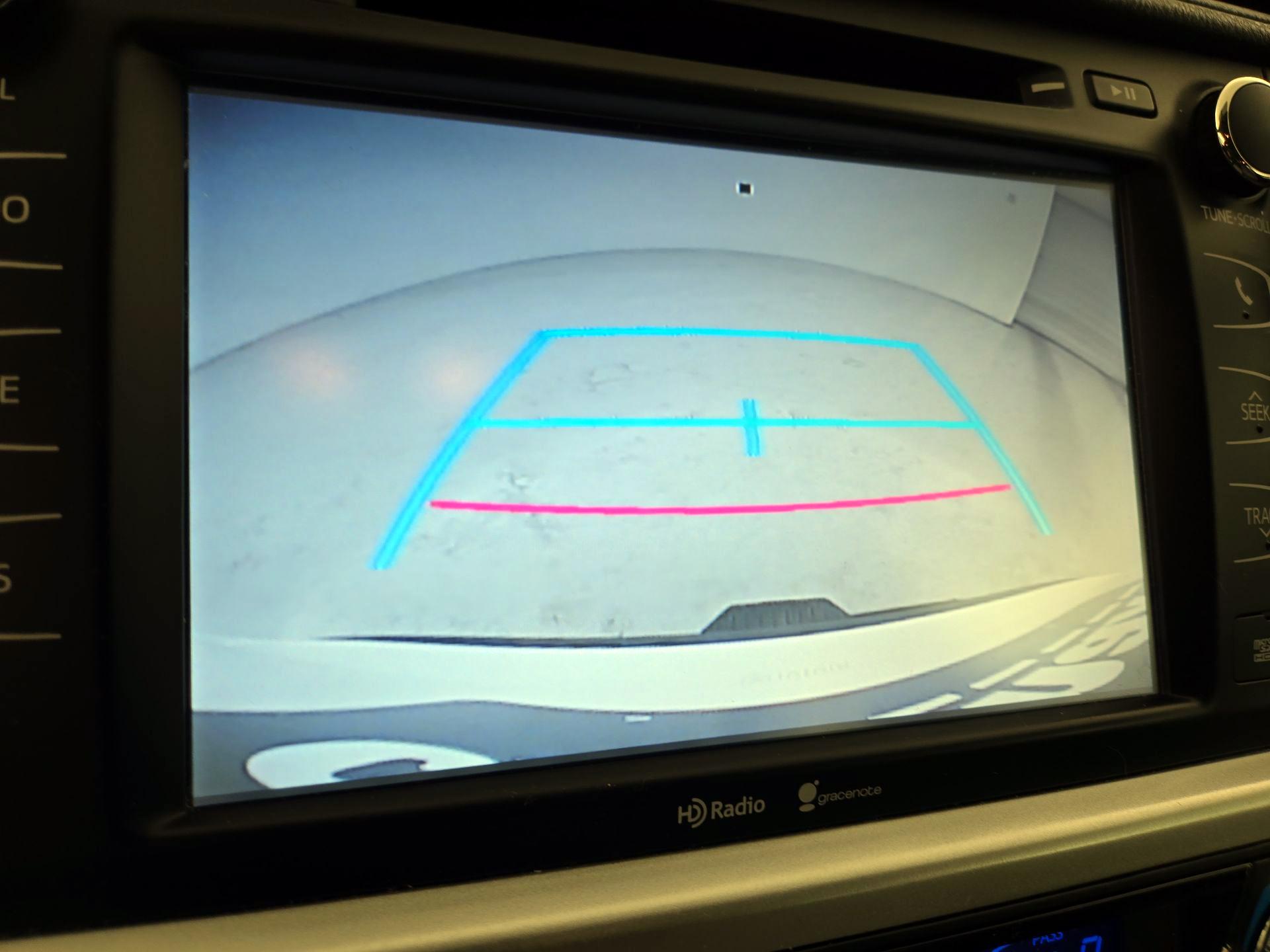 Thumbnail: 2015 Toyota Highlander - 15