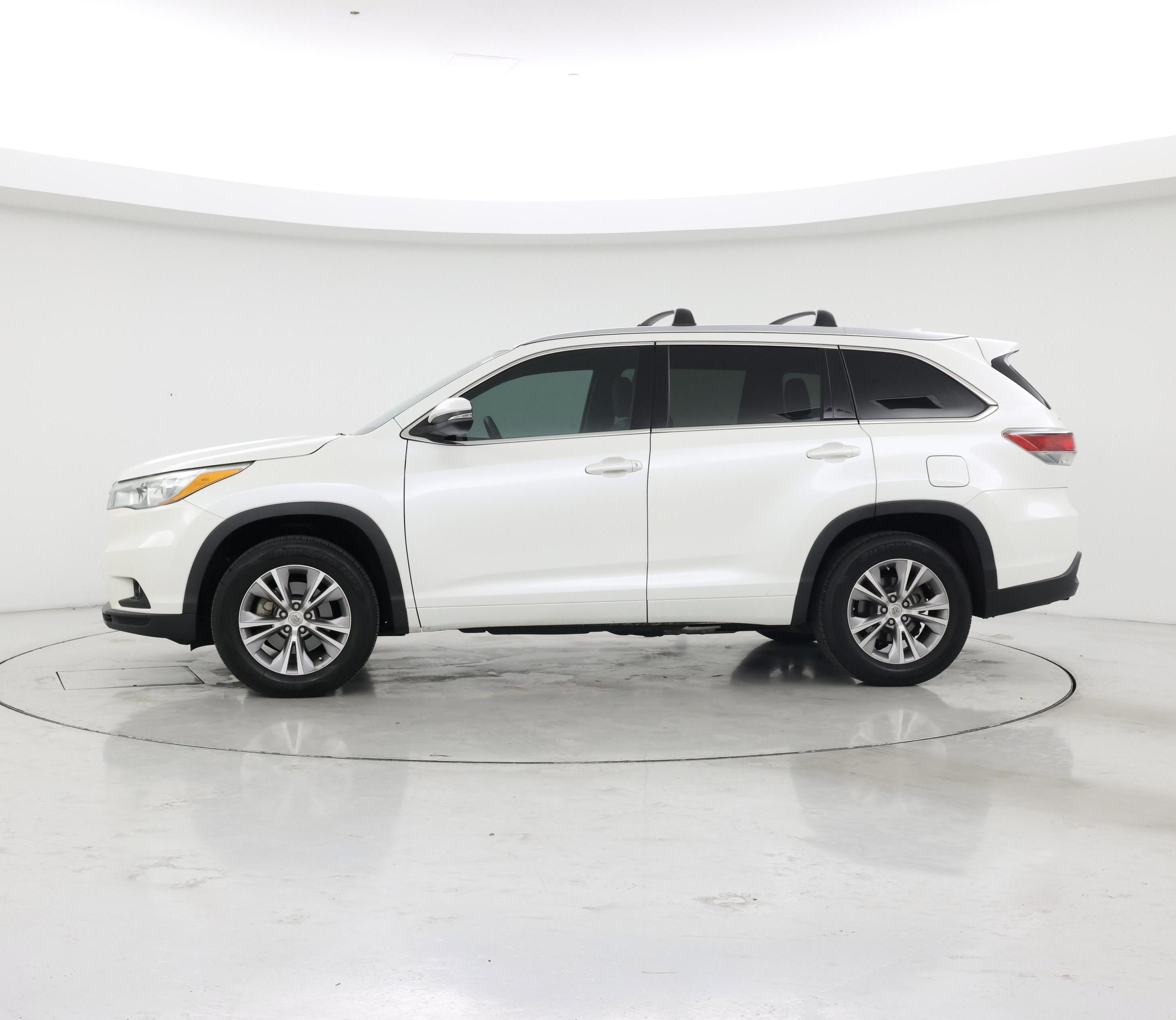 Thumbnail: 2015 Toyota Highlander - 3