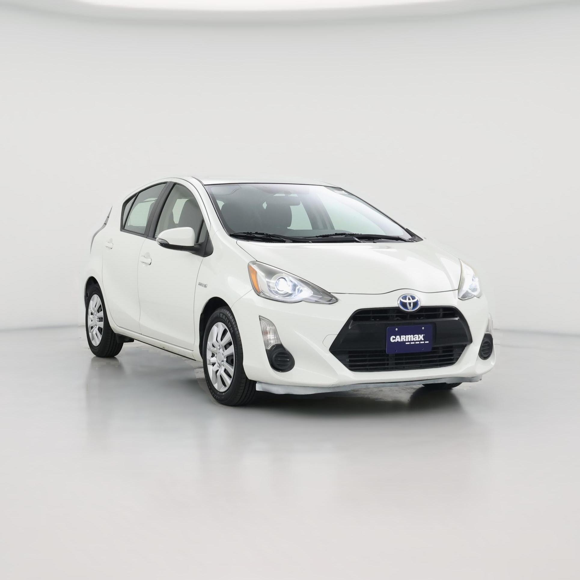 Thumbnail: 2015 Toyota Prius c - 1