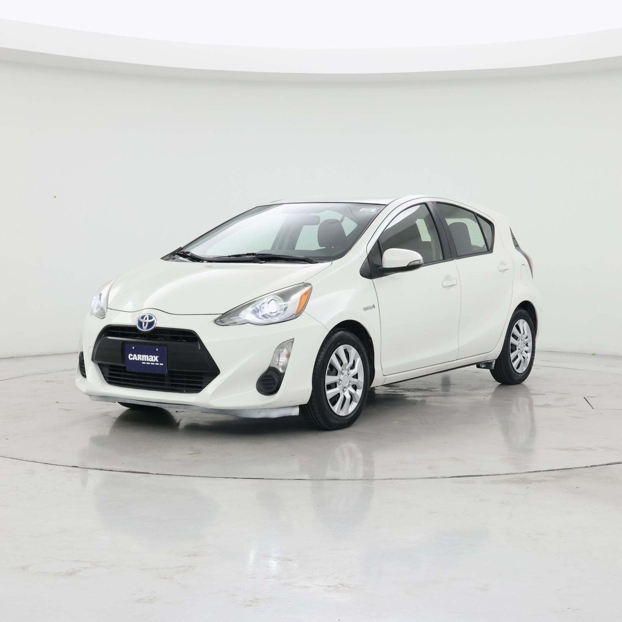 Thumbnail: 2015 Toyota Prius c - 4