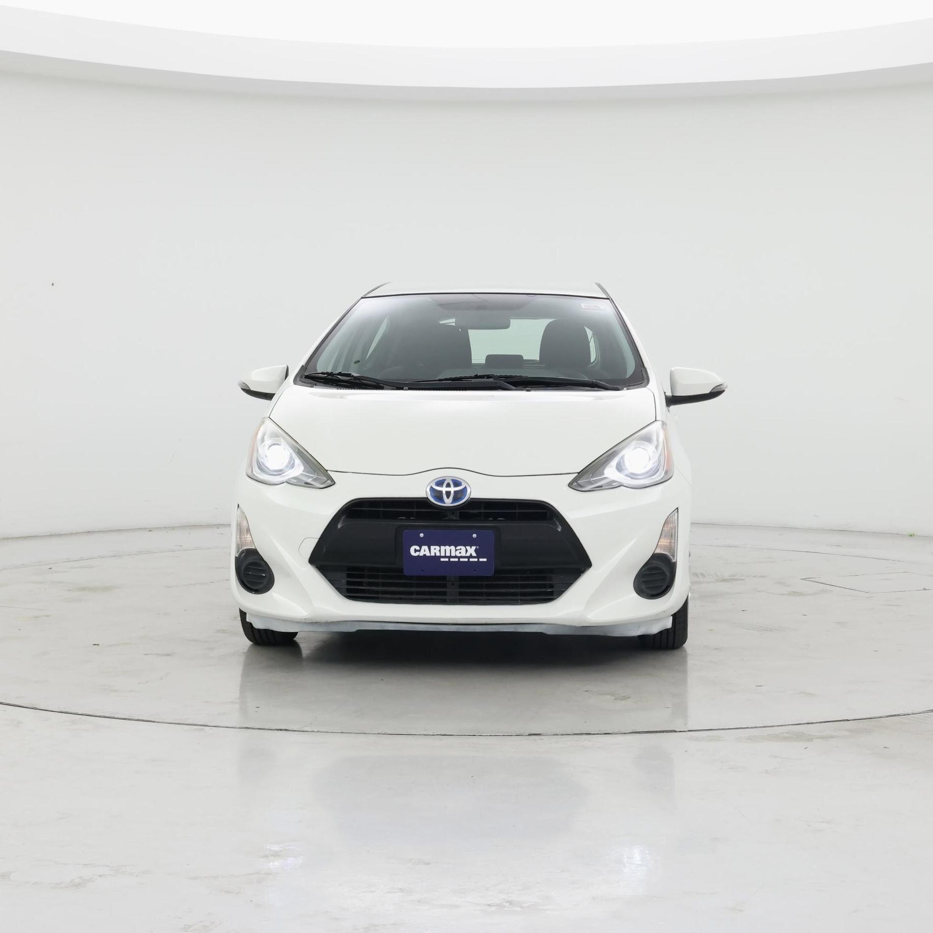 Thumbnail: 2015 Toyota Prius c - 5