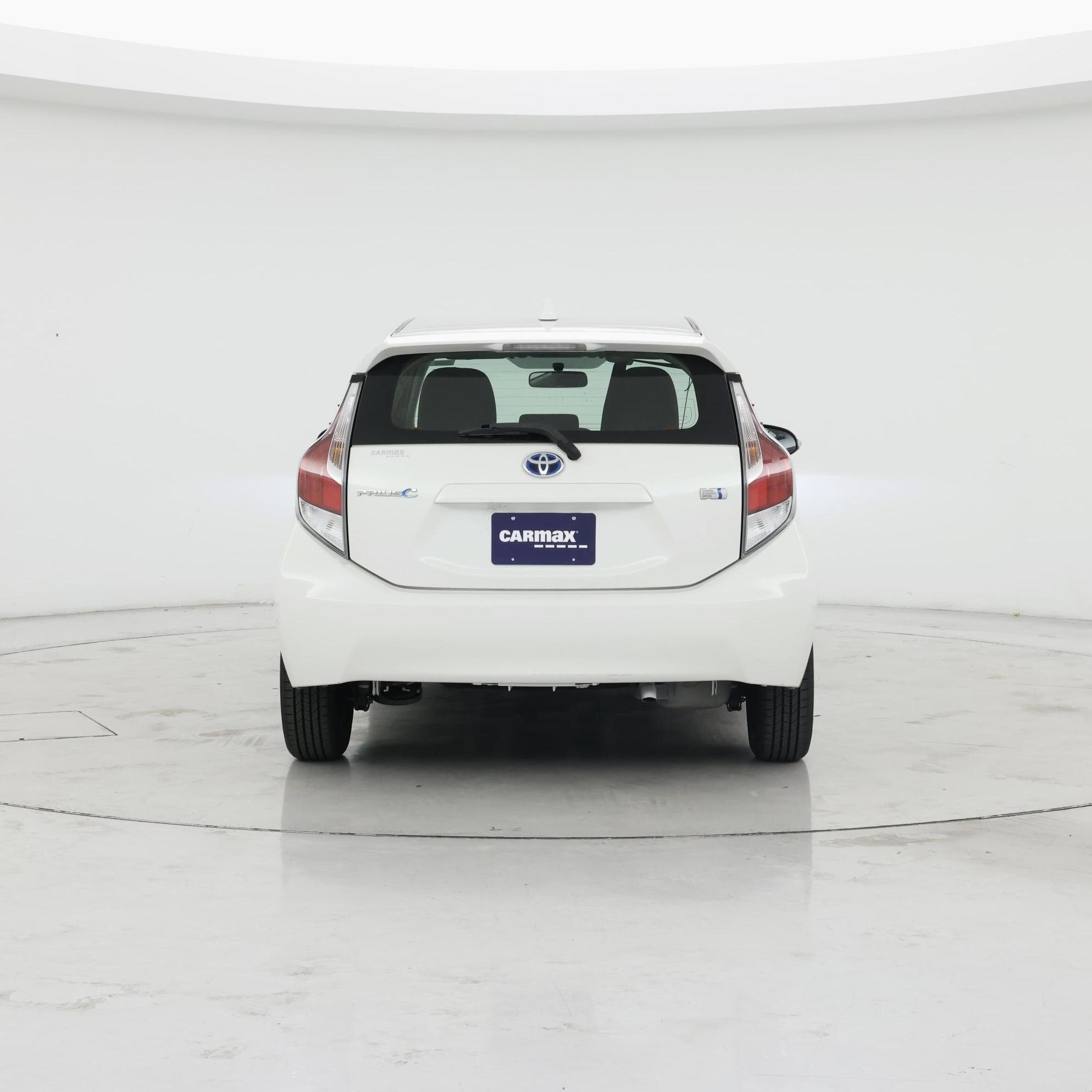 Thumbnail: 2015 Toyota Prius c - 6