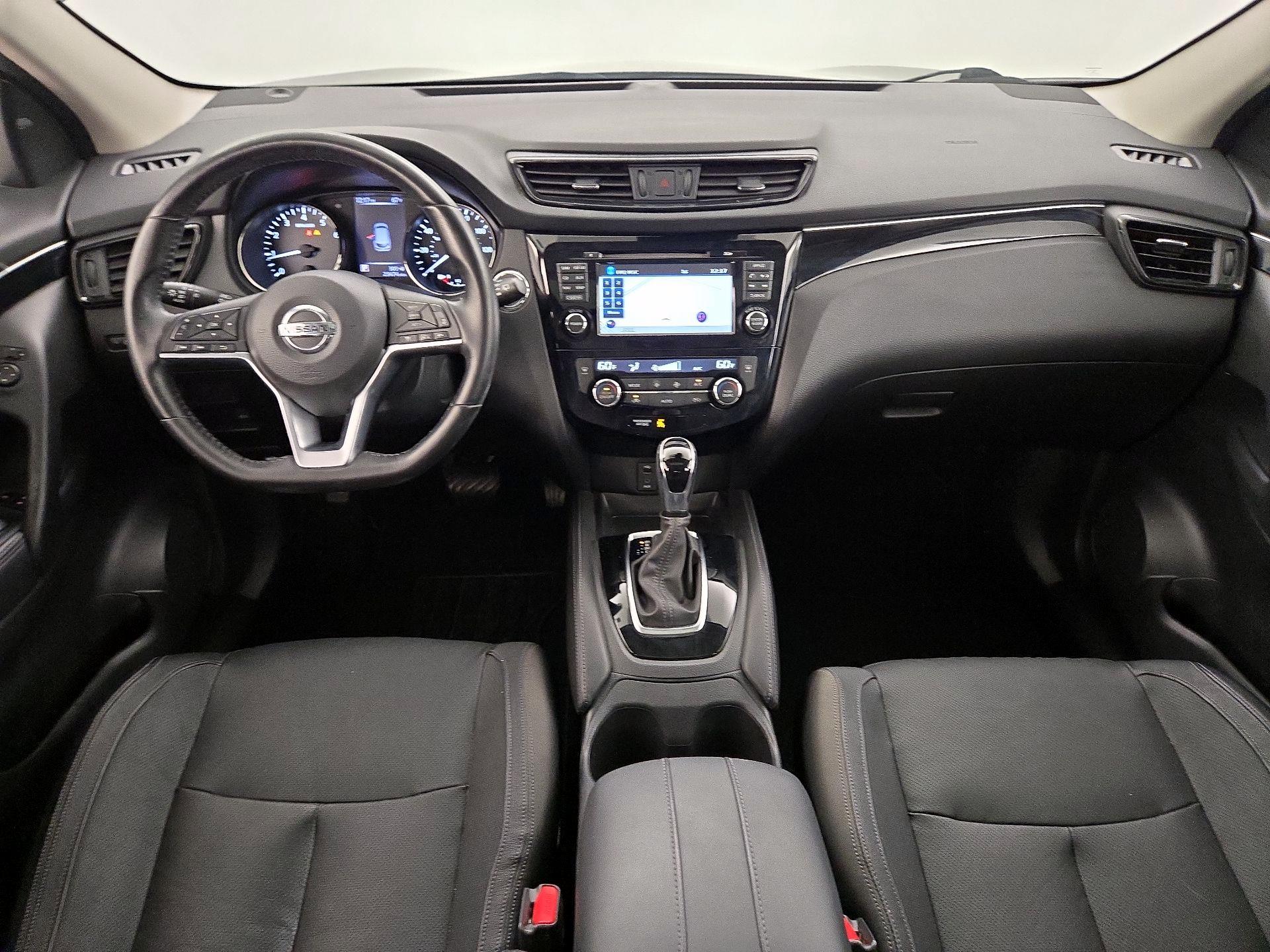 Thumbnail: 2017 Nissan Rogue Sport - 9