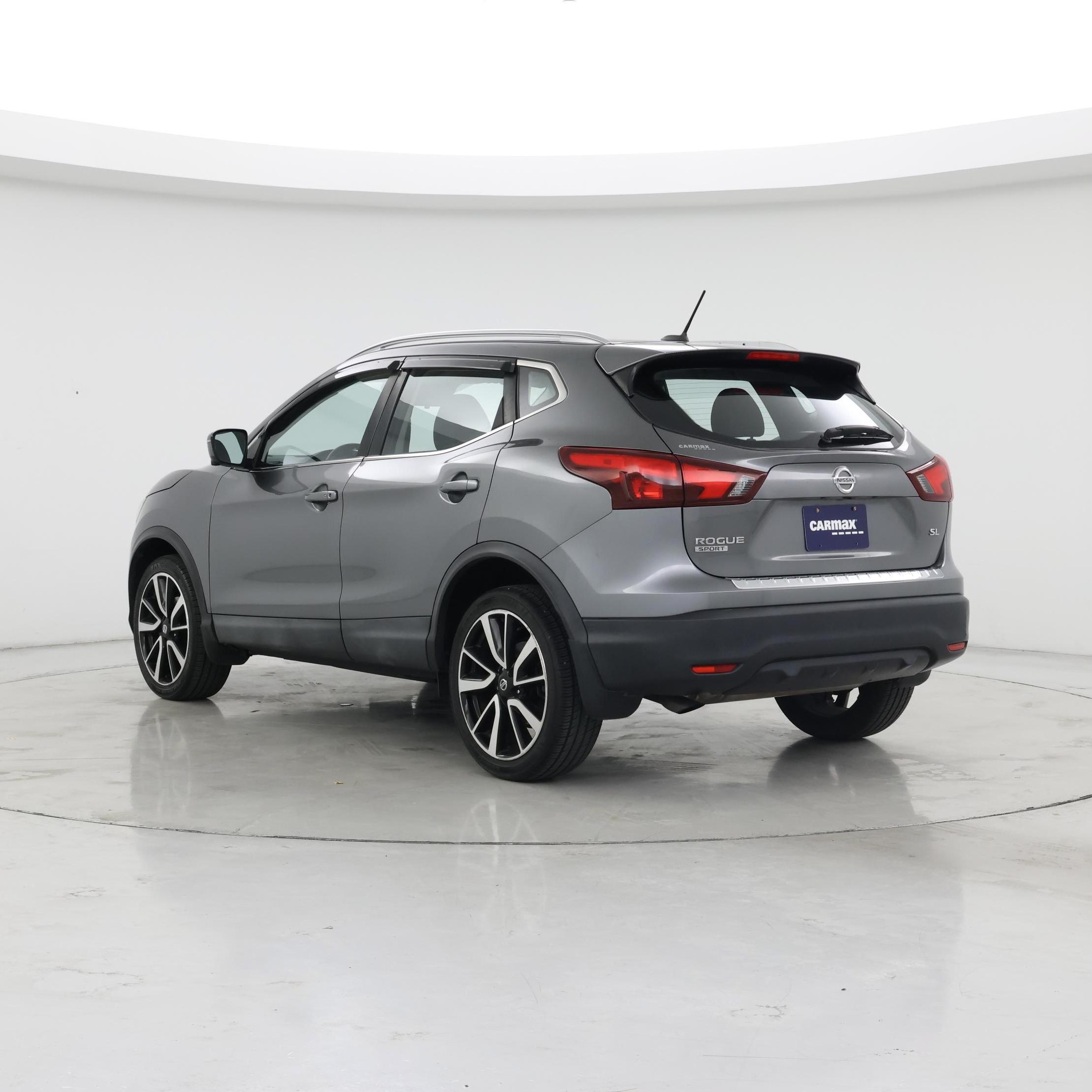 Thumbnail: 2017 Nissan Rogue Sport - 2