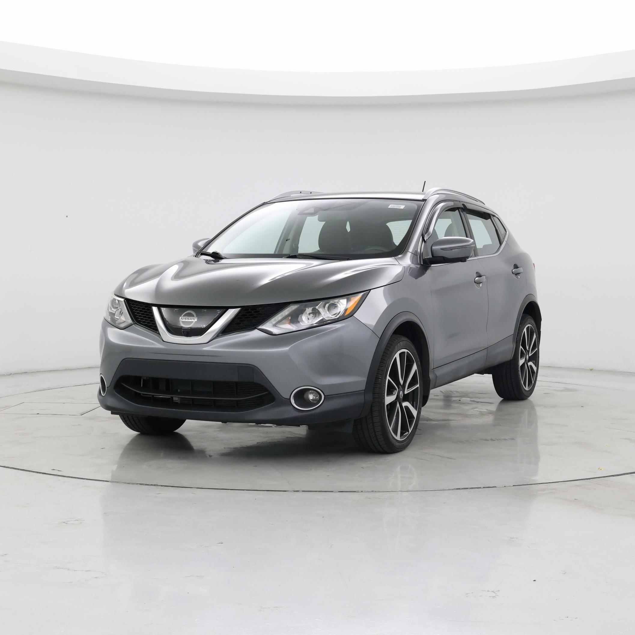 Thumbnail: 2017 Nissan Rogue Sport - 4
