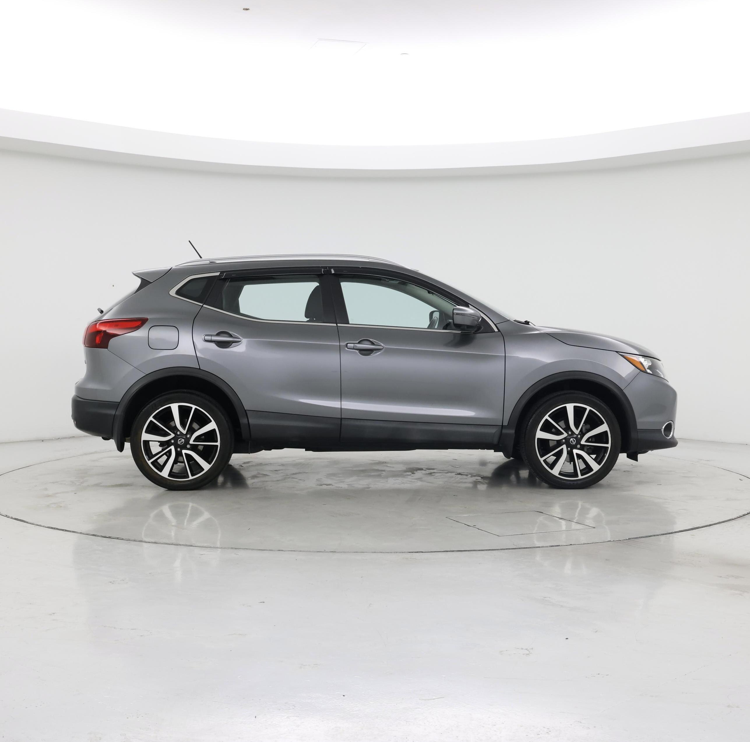 Thumbnail: 2017 Nissan Rogue Sport - 7