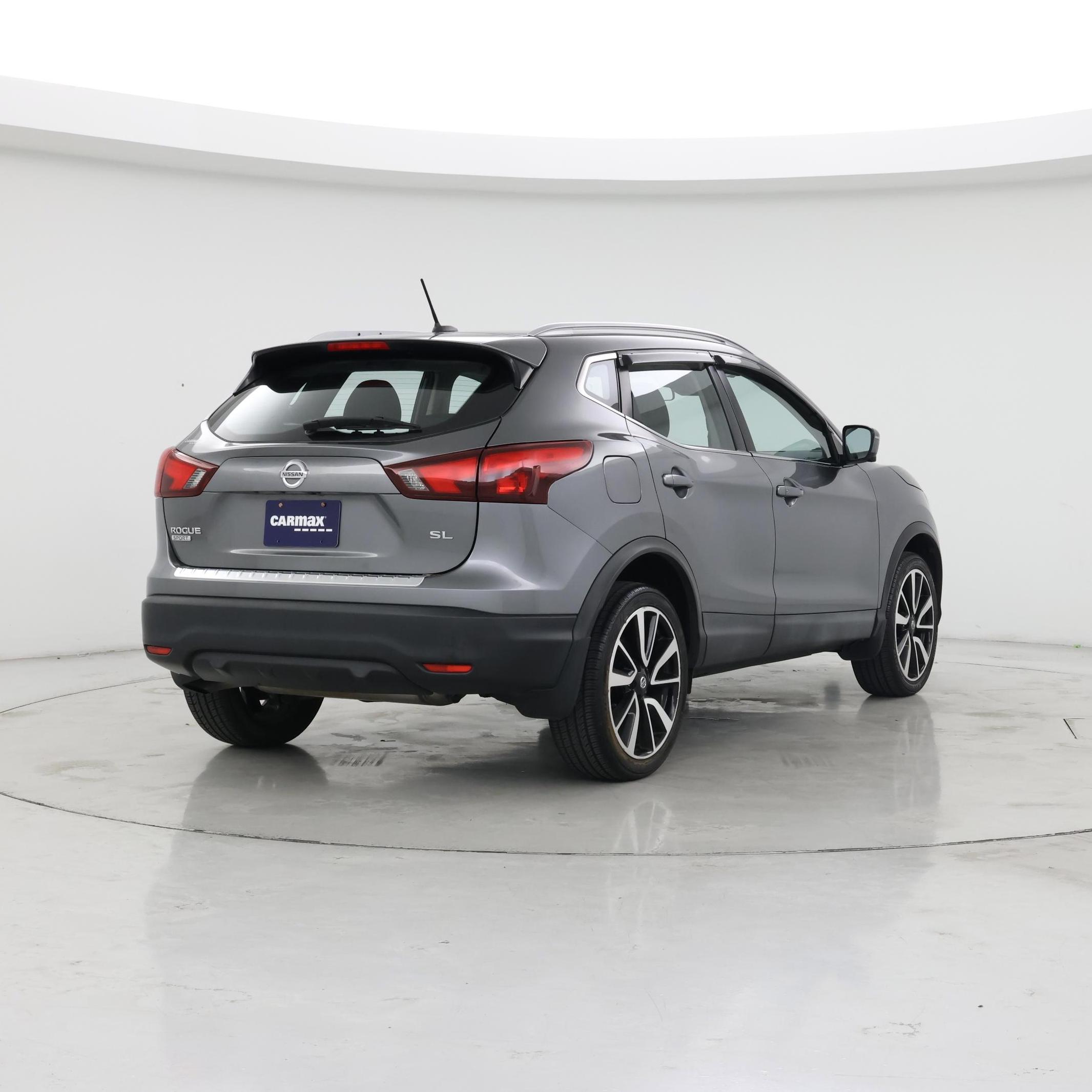 Thumbnail: 2017 Nissan Rogue Sport - 8