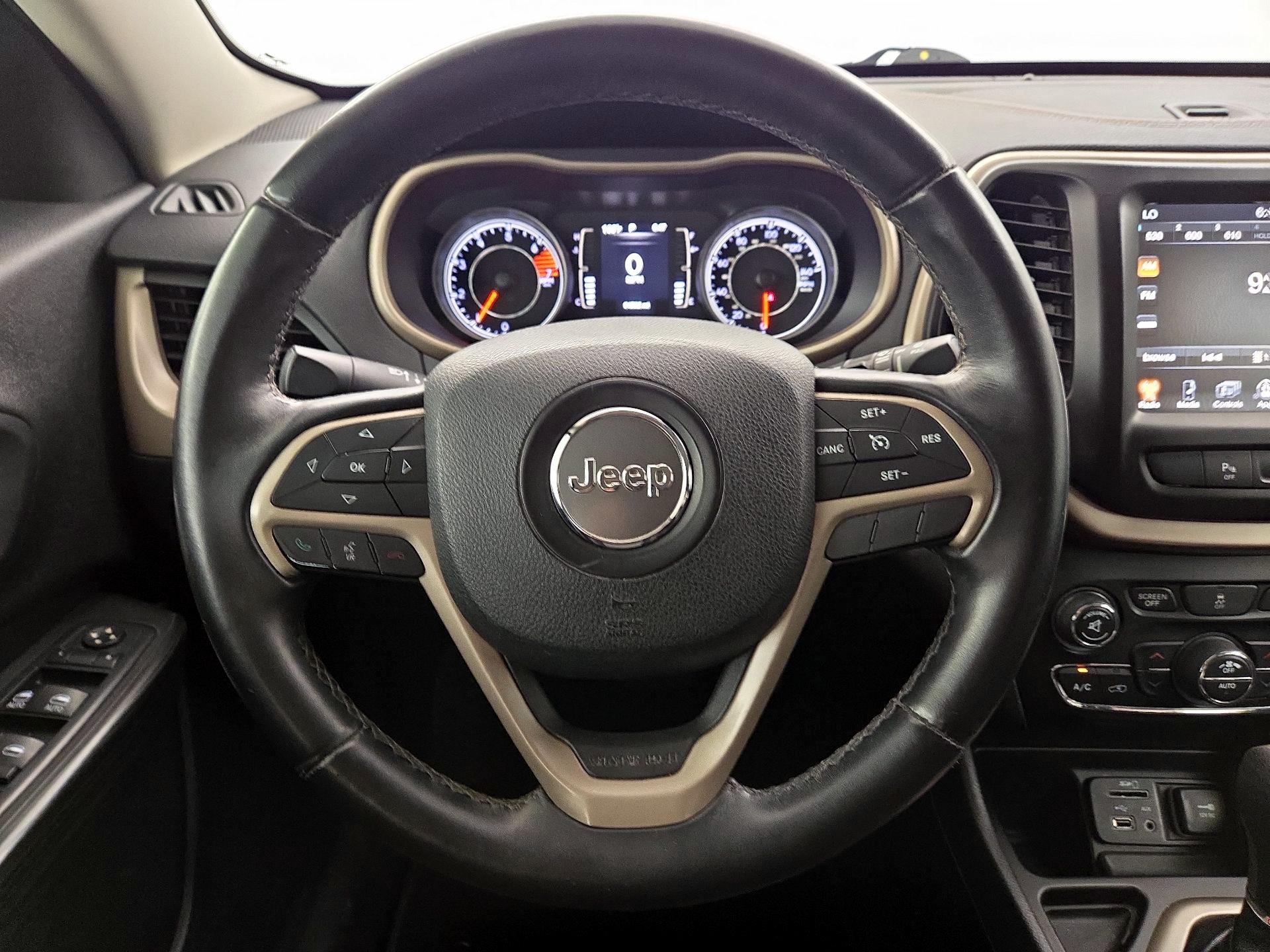 Thumbnail: 2017 Jeep Cherokee - 10