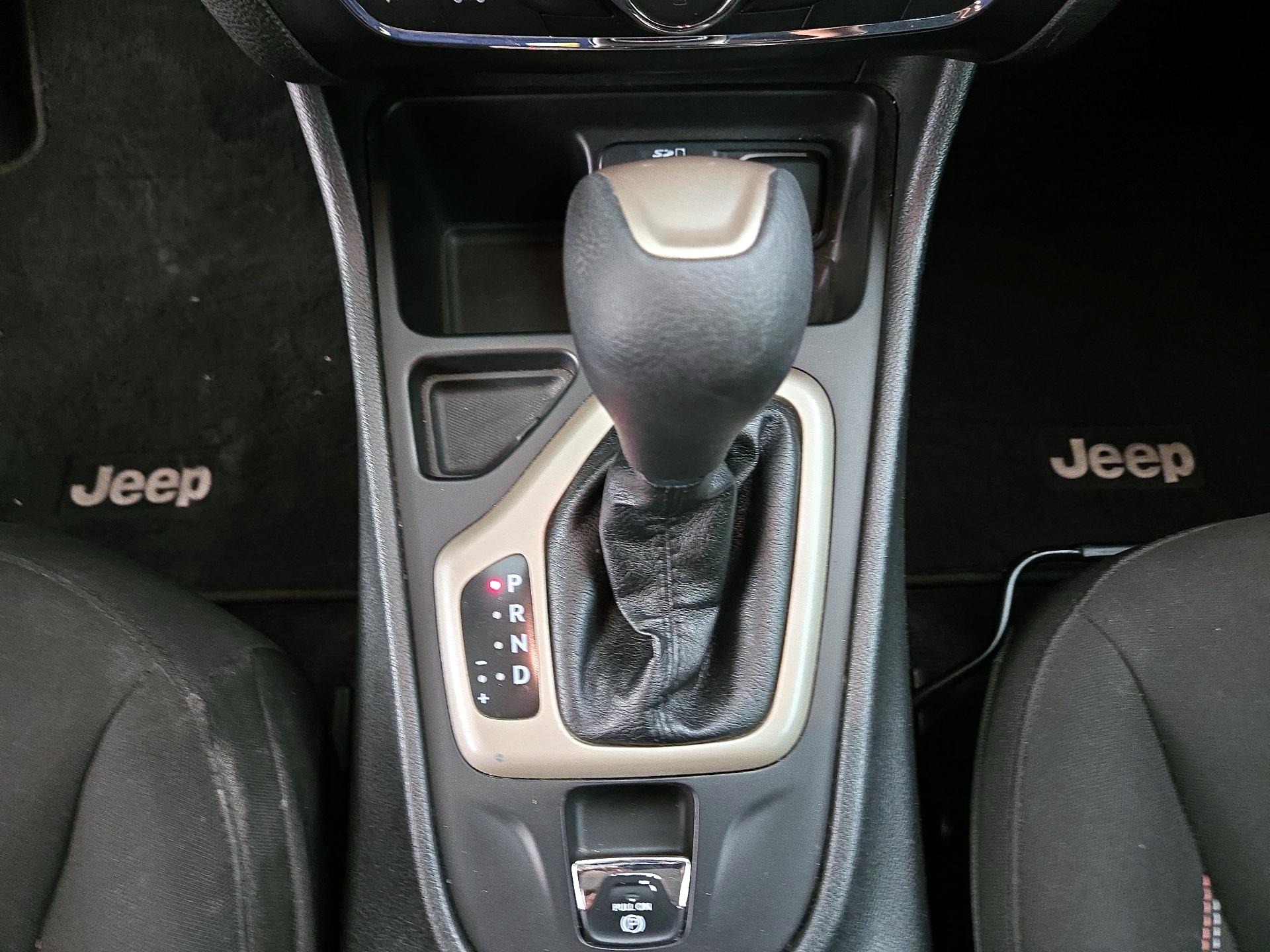 Thumbnail: 2017 Jeep Cherokee - 17