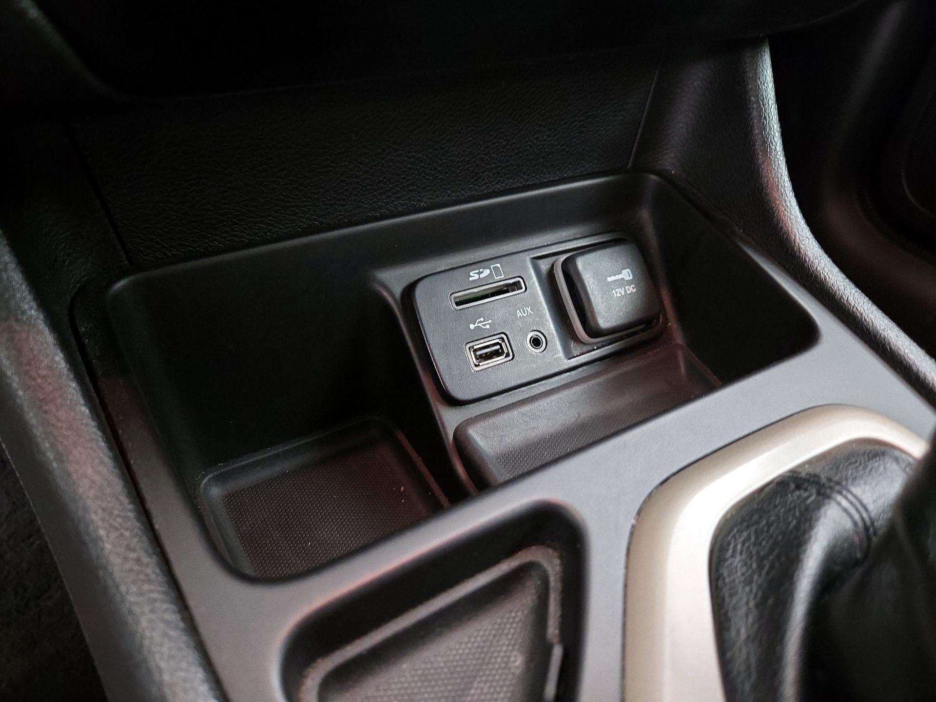 Thumbnail: 2017 Jeep Cherokee - 18