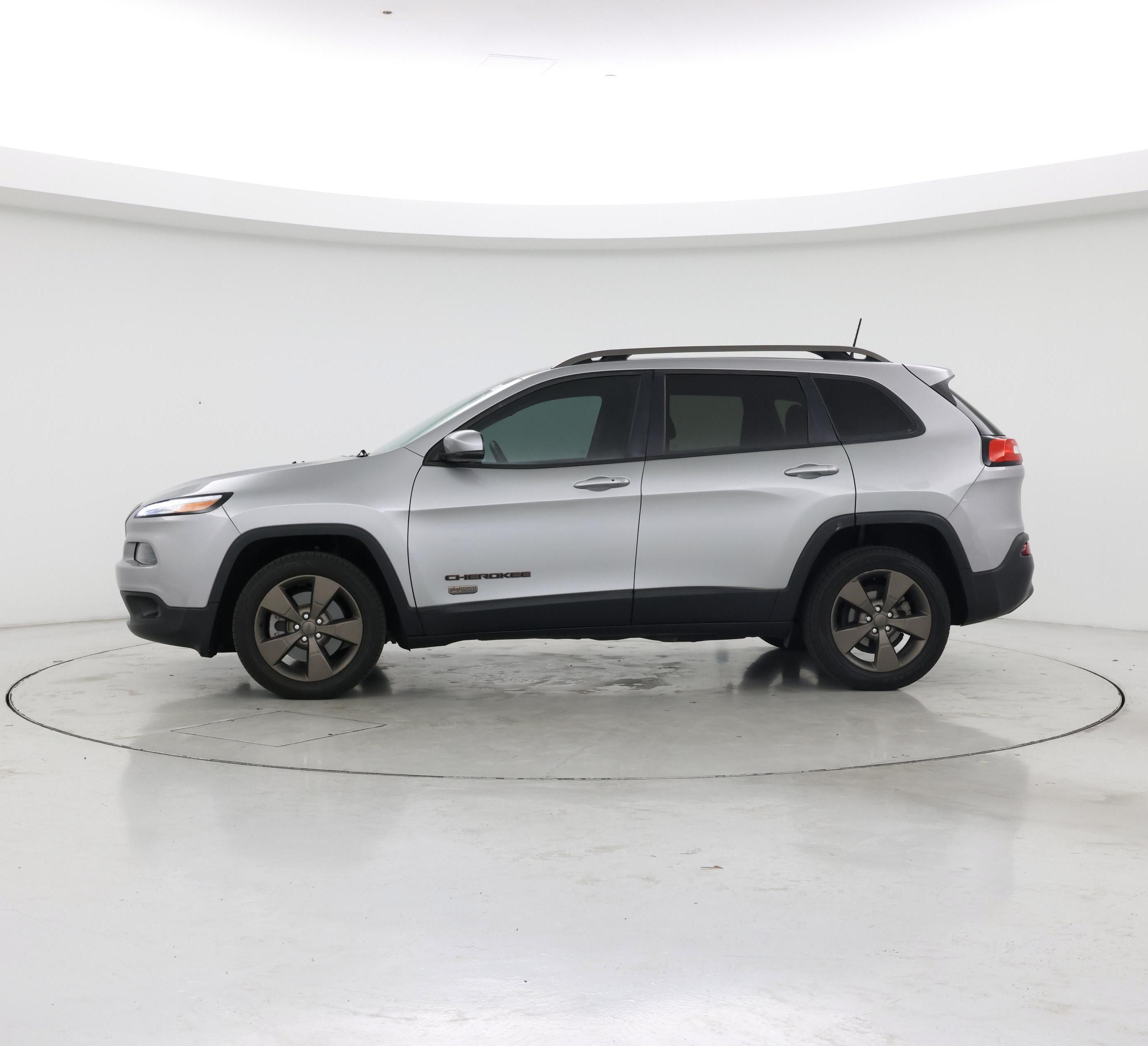 Thumbnail: 2017 Jeep Cherokee - 3