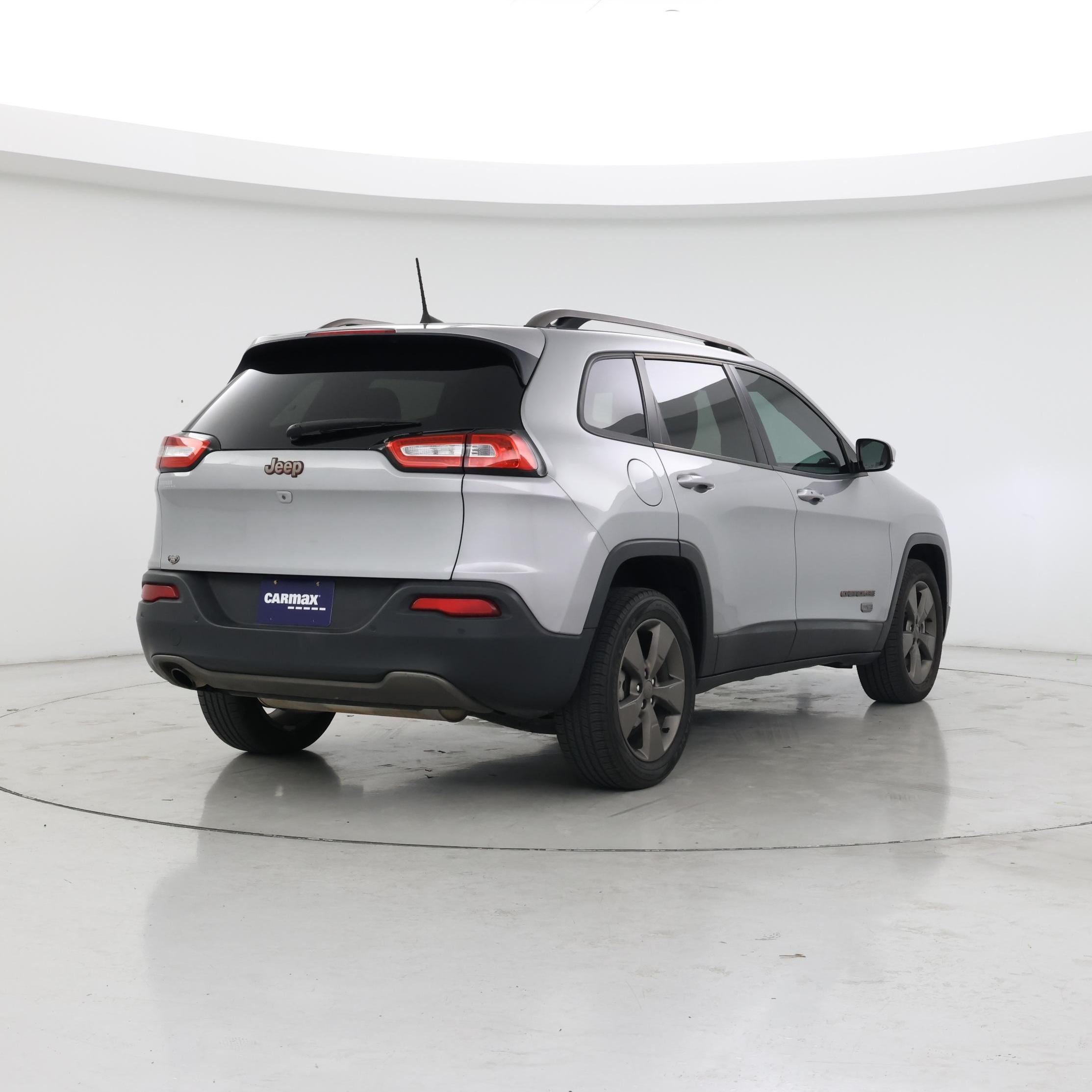 Thumbnail: 2017 Jeep Cherokee - 8
